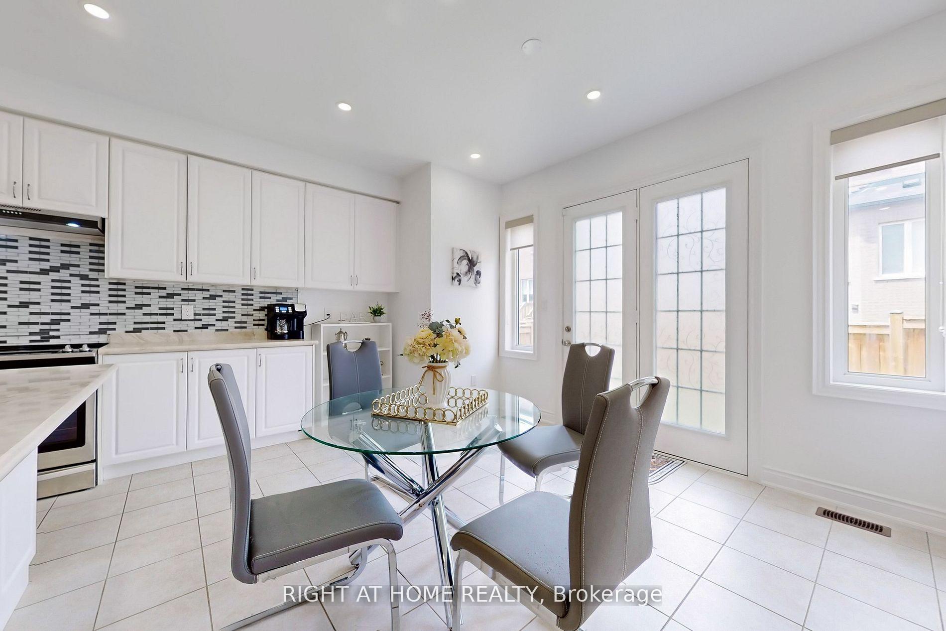 Photo 11 of 423 Grindstone Trail, Oakville, Joshua Meadows — HOMEH