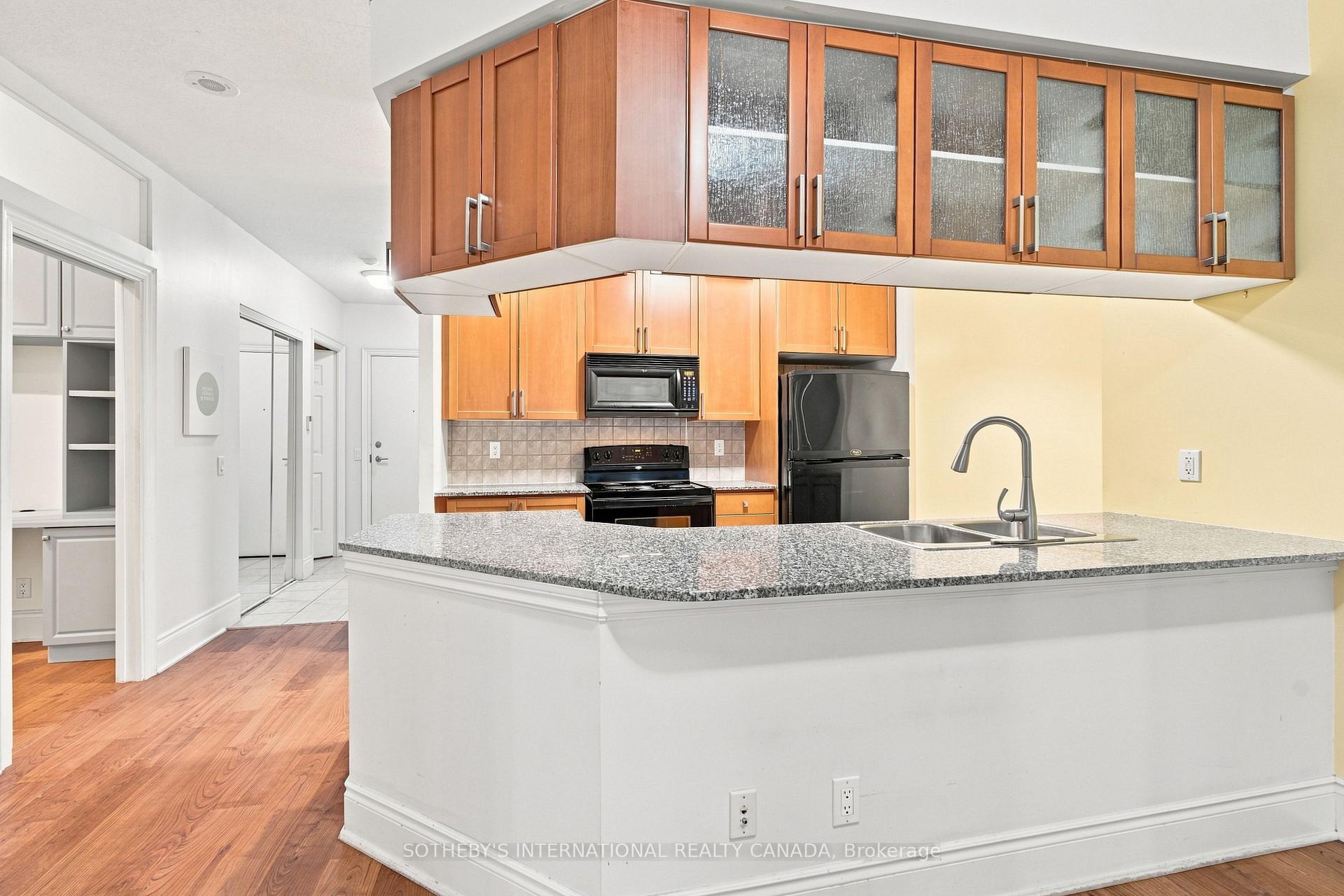 Photo 8 of Unit 115, 5233 Dundas Street, Etobicoke, Islington-City Centre West — HOMEH