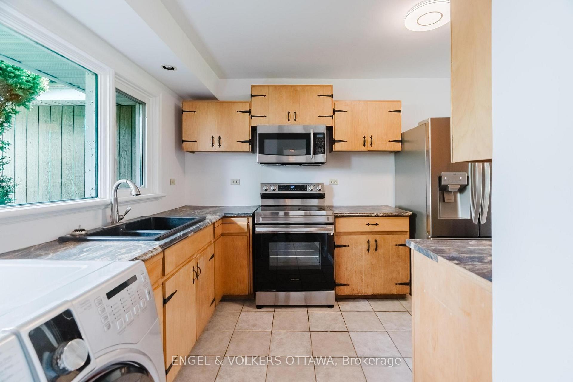 Photo 15 of 1994 Carling Avenue, Ottawa, McKellar Heights/Glabar Park — HOMEH