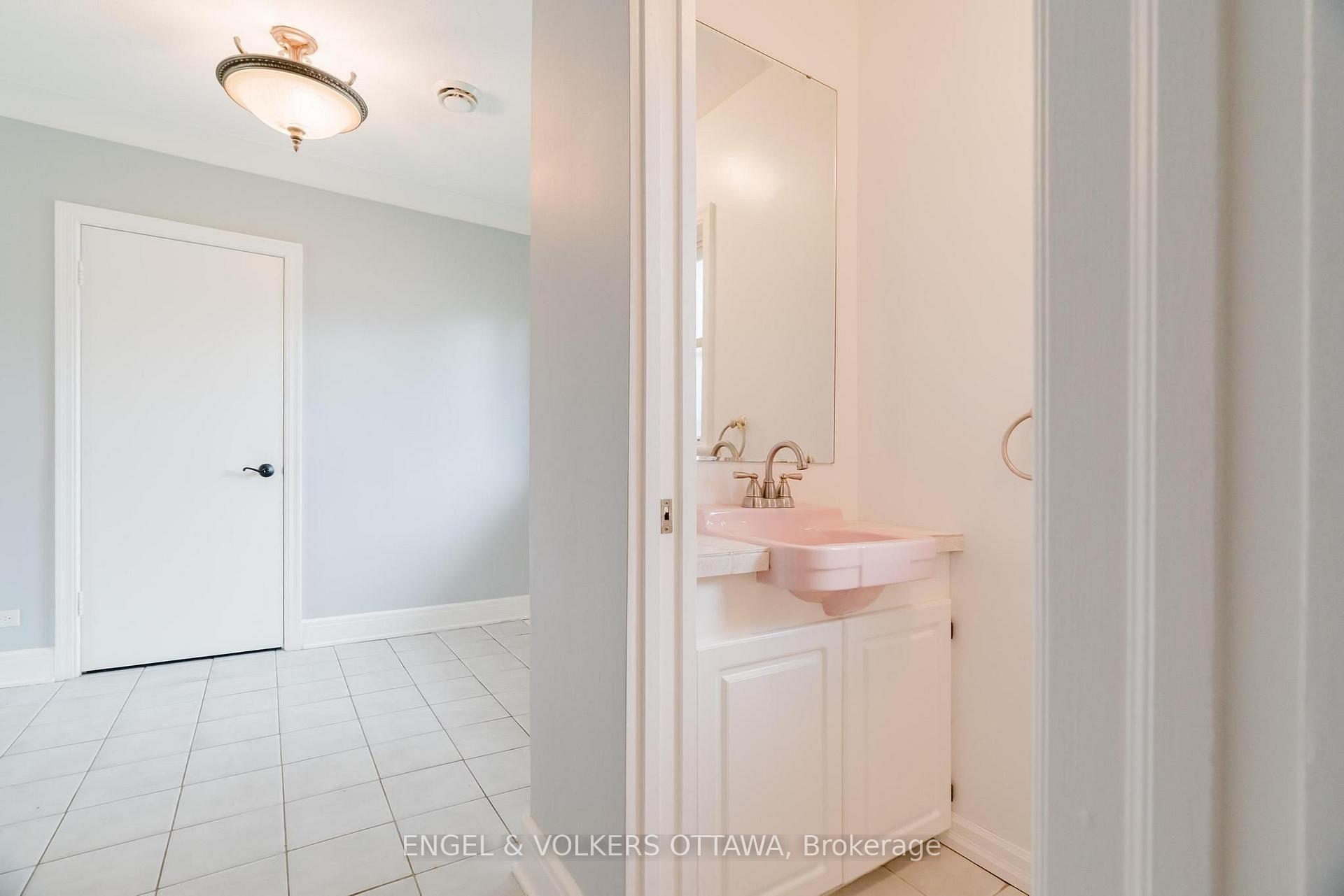 Photo 18 of 1994 Carling Avenue, Ottawa, McKellar Heights/Glabar Park — HOMEH