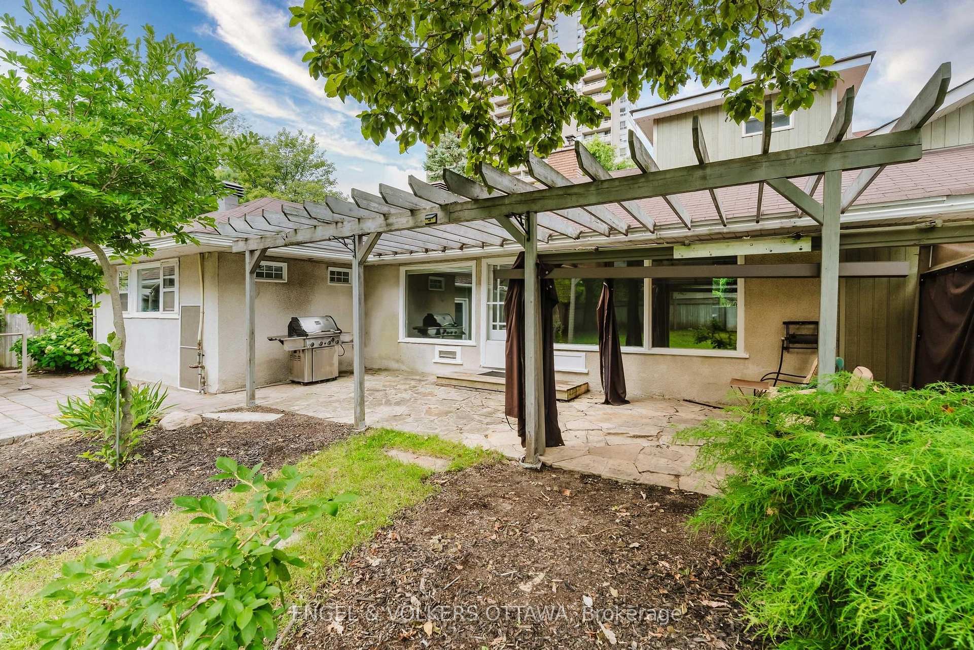 Photo 39 of 1994 Carling Avenue, Ottawa, McKellar Heights/Glabar Park — HOMEH
