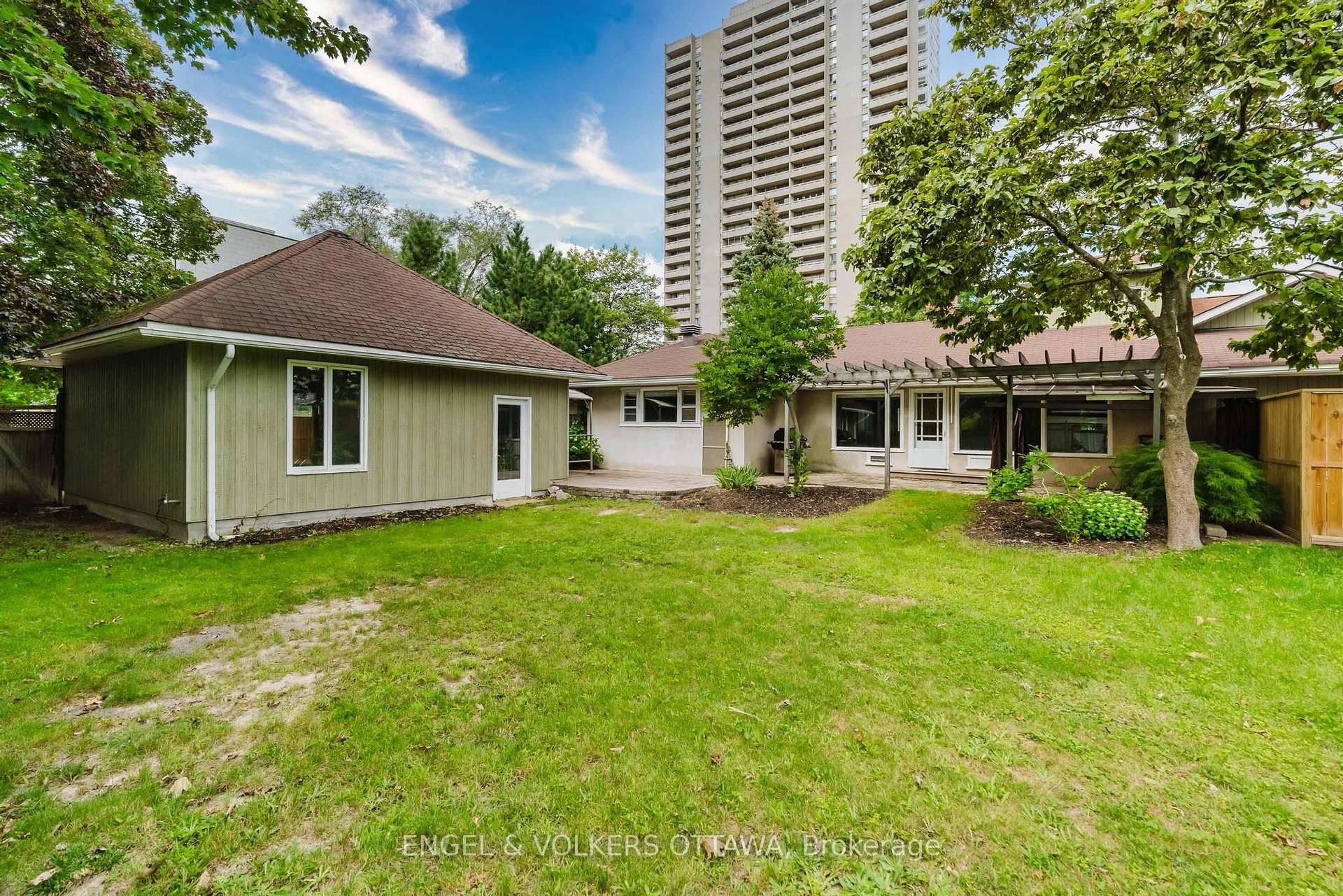 Photo 41 of 1994 Carling Avenue, Ottawa, McKellar Heights/Glabar Park — HOMEH