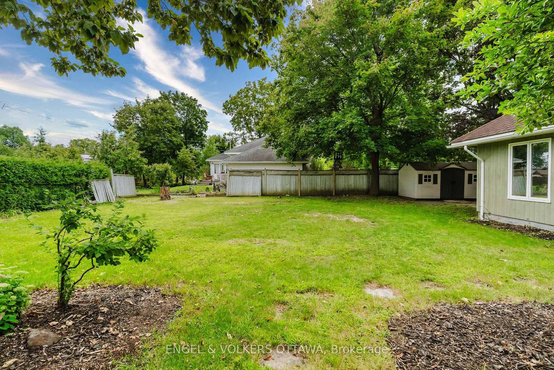 Photo 43 of 1994 Carling Avenue, Ottawa, McKellar Heights/Glabar Park — HOMEH