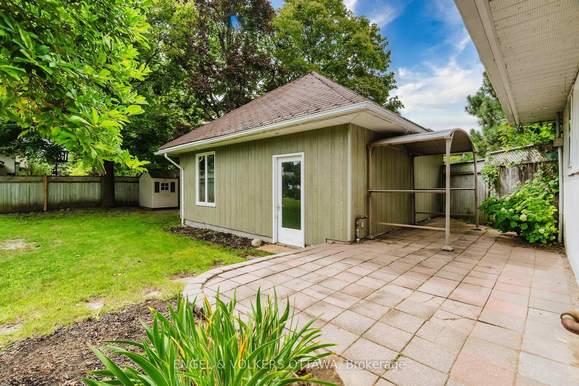 Photo 44 of 1994 Carling Avenue, Ottawa, McKellar Heights/Glabar Park — HOMEH