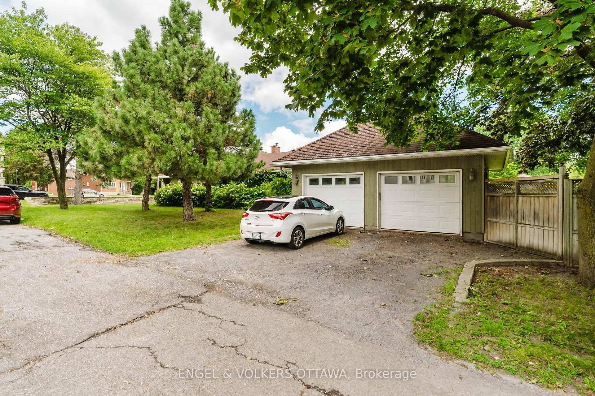 Photo 46 of 1994 Carling Avenue, Ottawa, McKellar Heights/Glabar Park — HOMEH