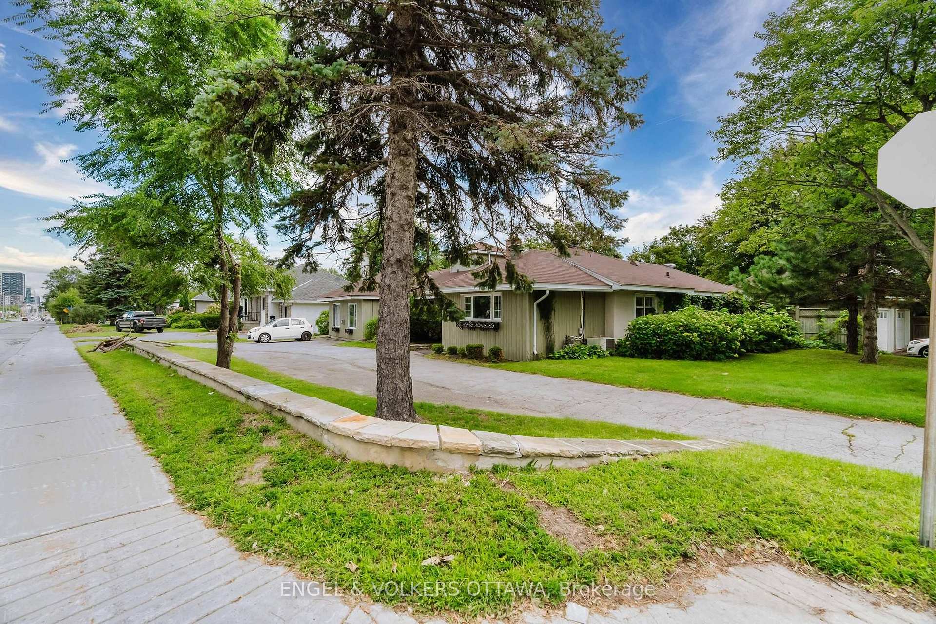 Photo 47 of 1994 Carling Avenue, Ottawa, McKellar Heights/Glabar Park — HOMEH