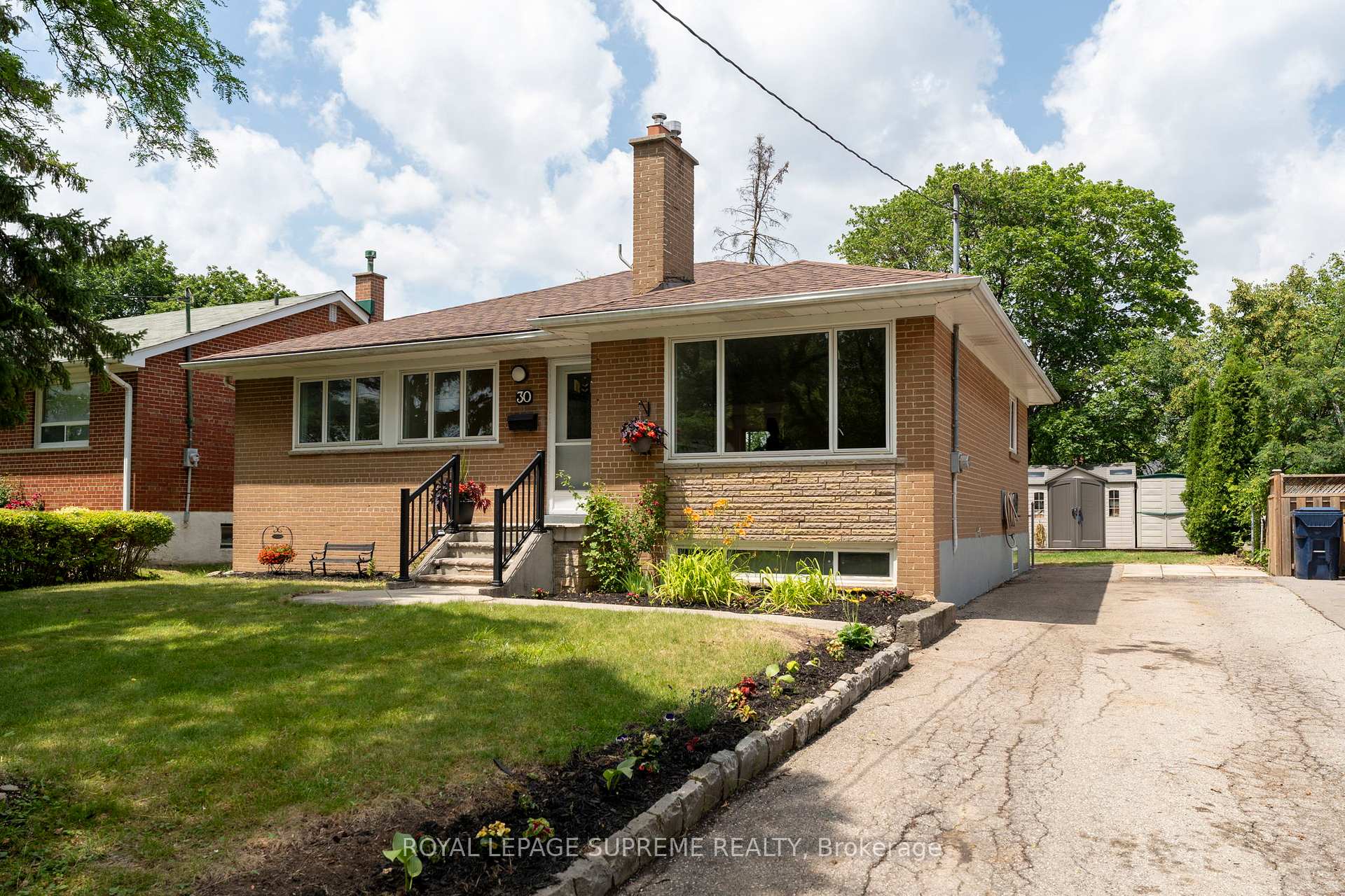 Photo 2 of 30 Benway Drive, Etobicoke, Rexdale-Kipling — HOMEH