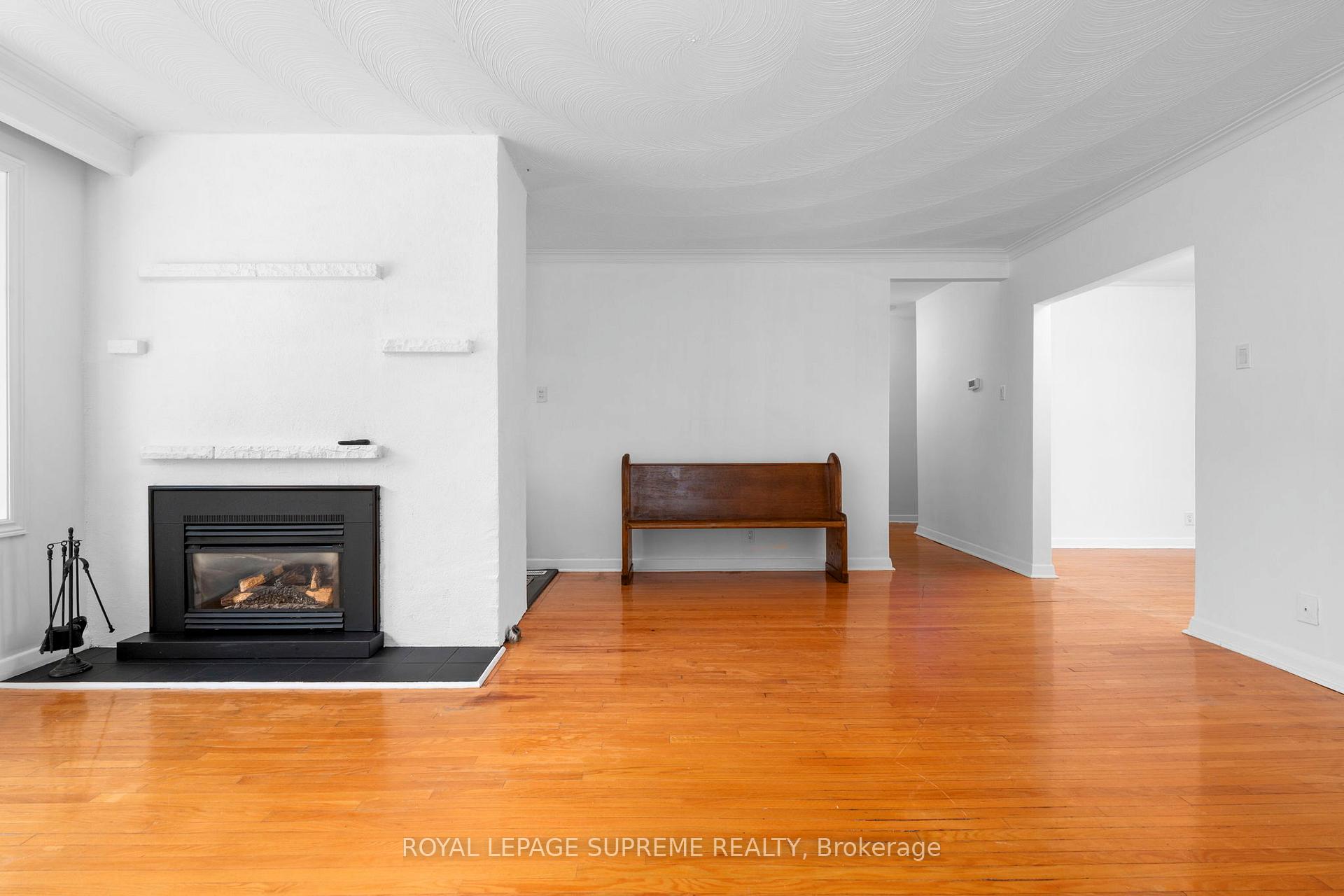 Photo 9 of 30 Benway Drive, Etobicoke, Rexdale-Kipling — HOMEH