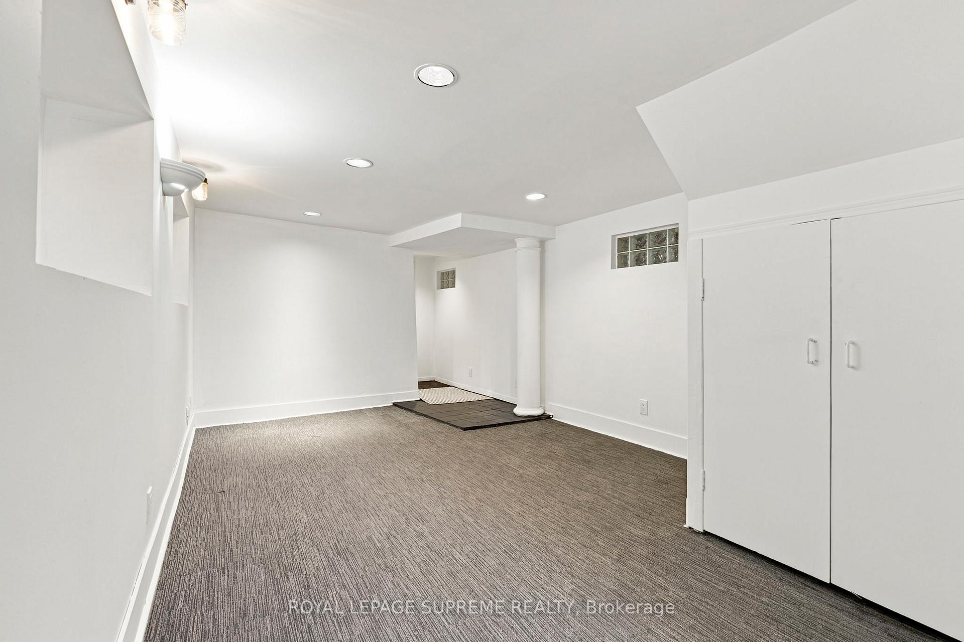 Photo 29 of 30 Benway Drive, Etobicoke, Rexdale-Kipling — HOMEH