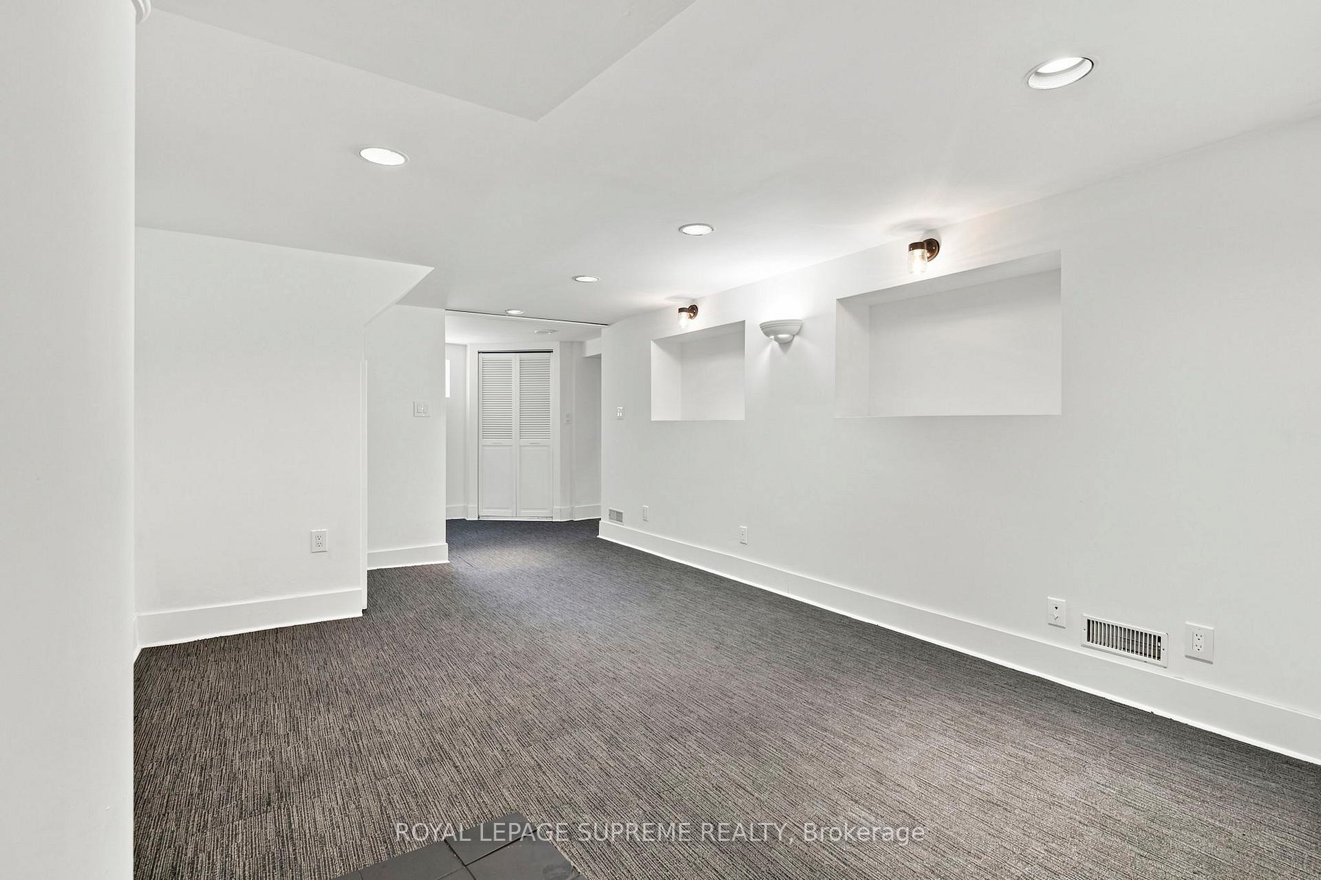 Photo 31 of 30 Benway Drive, Etobicoke, Rexdale-Kipling — HOMEH