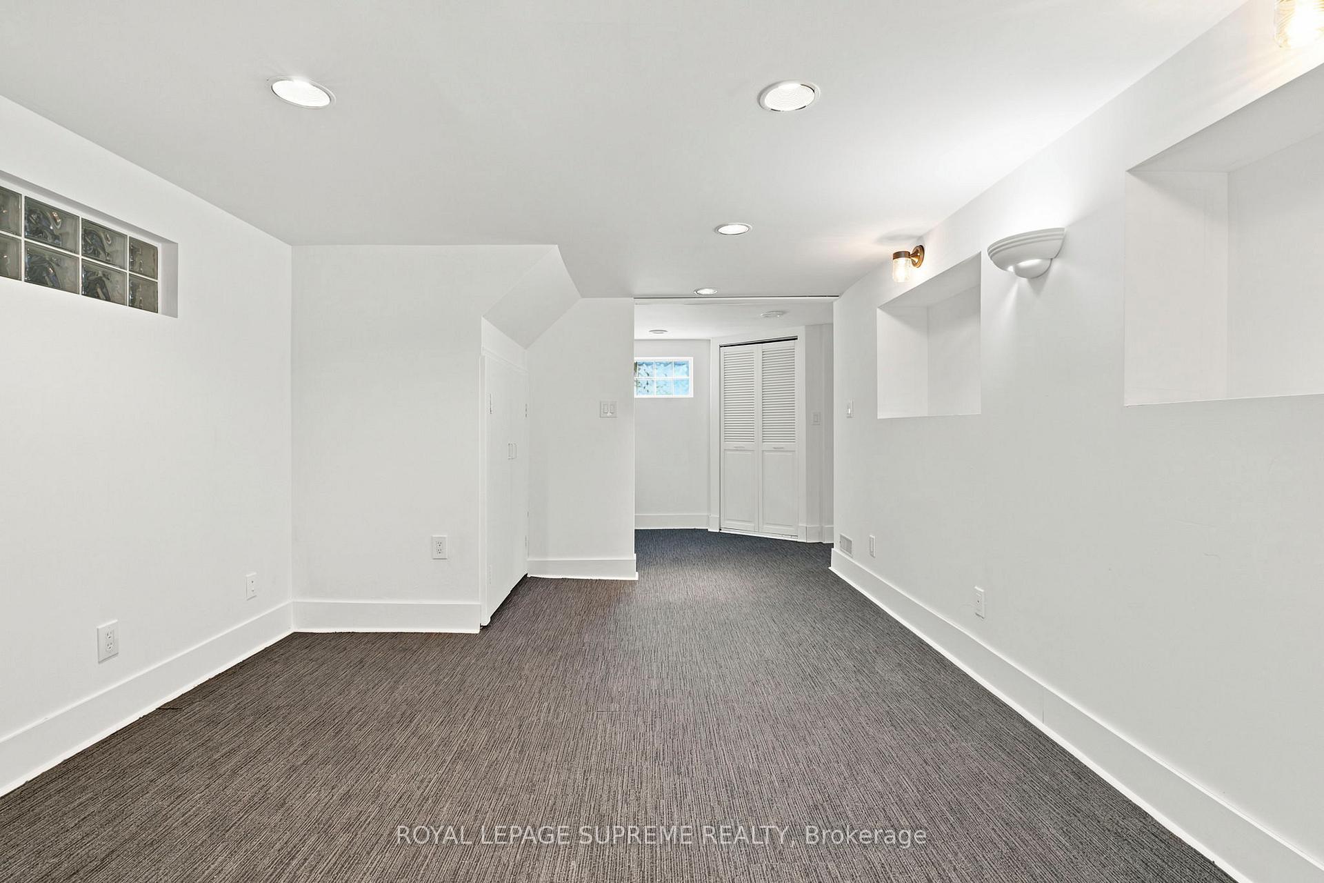 Photo 32 of 30 Benway Drive, Etobicoke, Rexdale-Kipling — HOMEH
