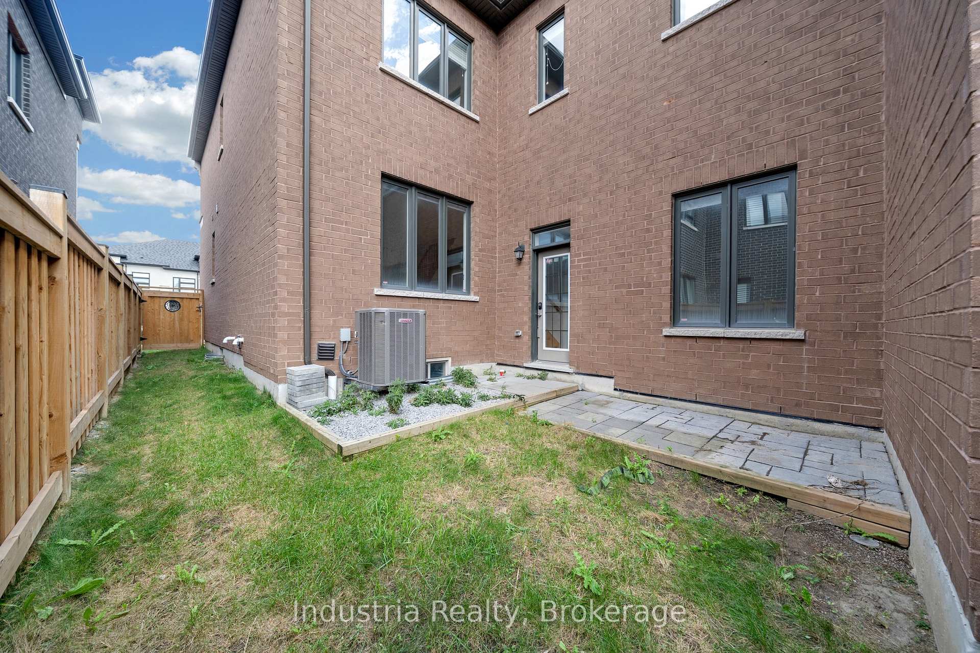 Photo 45 of 196 Coronation Road, Whitby, Rural Whitby — HOMEH