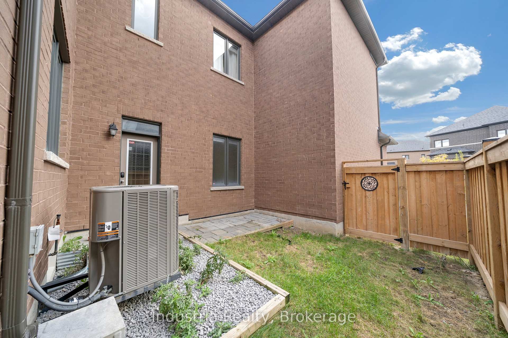 Photo 46 of 196 Coronation Road, Whitby, Rural Whitby — HOMEH