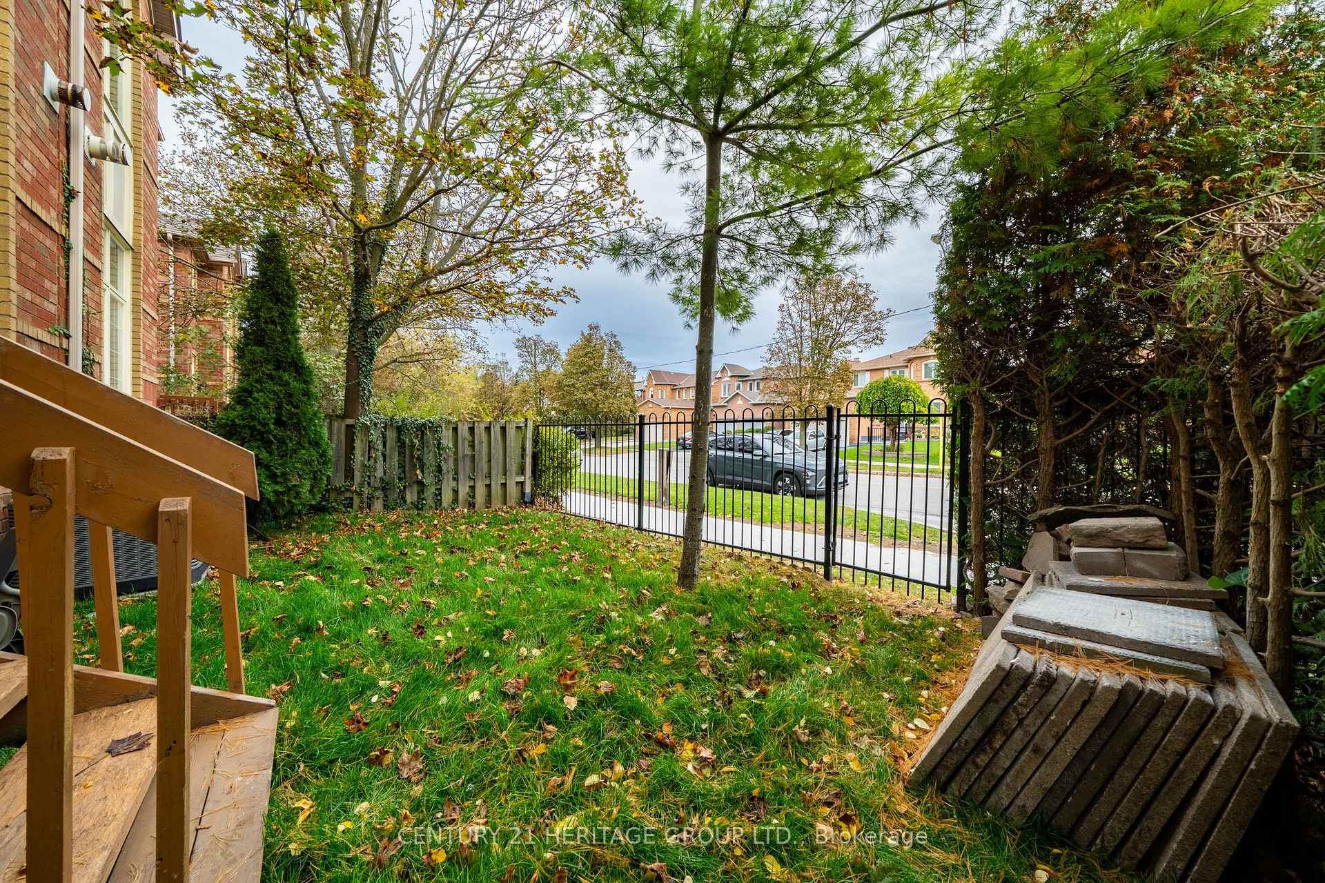 Photo 46 of Unit 1, 1 Guildpark Pathway, Scarborough, Guildwood — HOMEH