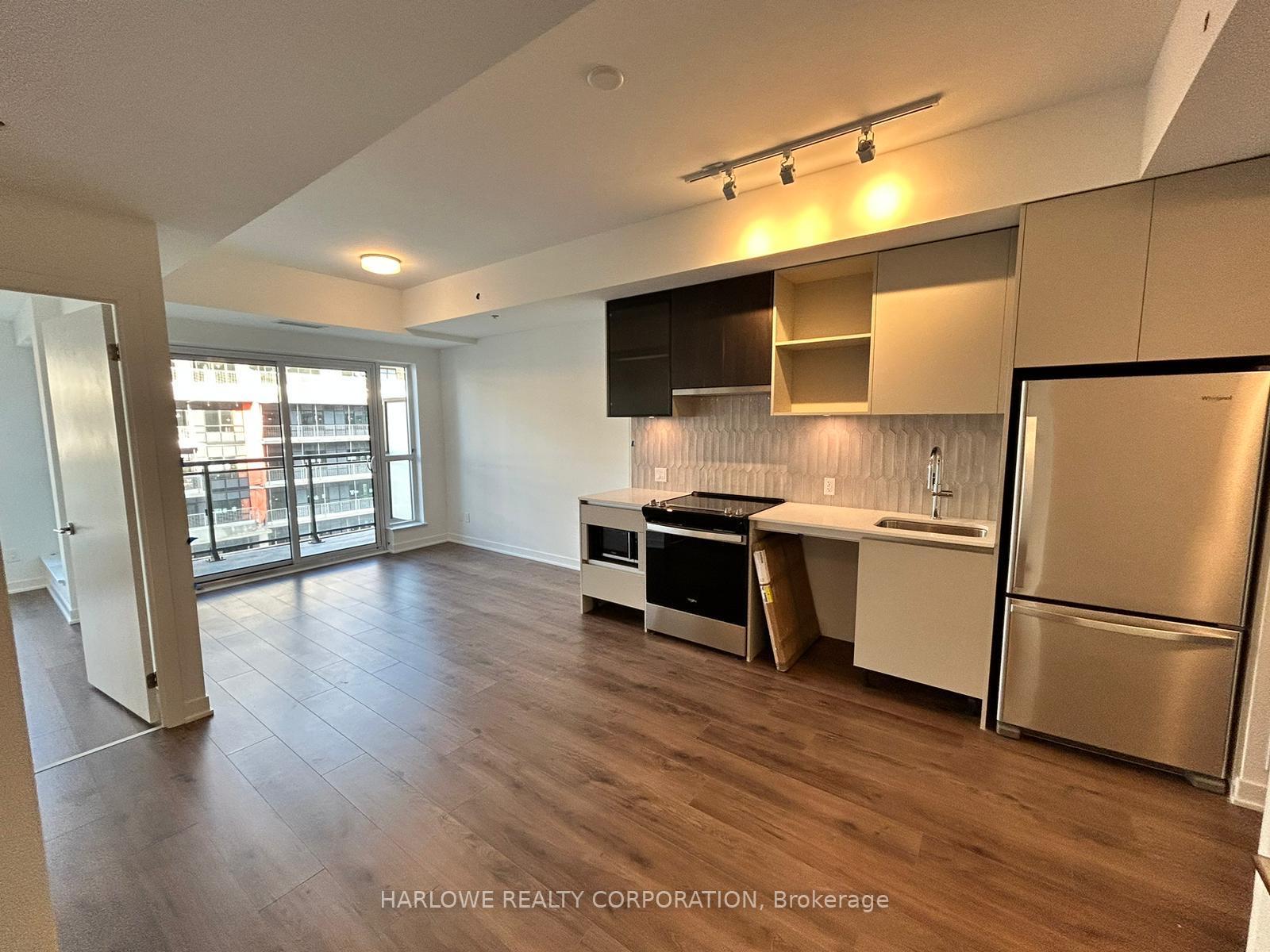 Photo of Unit 816, 405 Dundas Street W