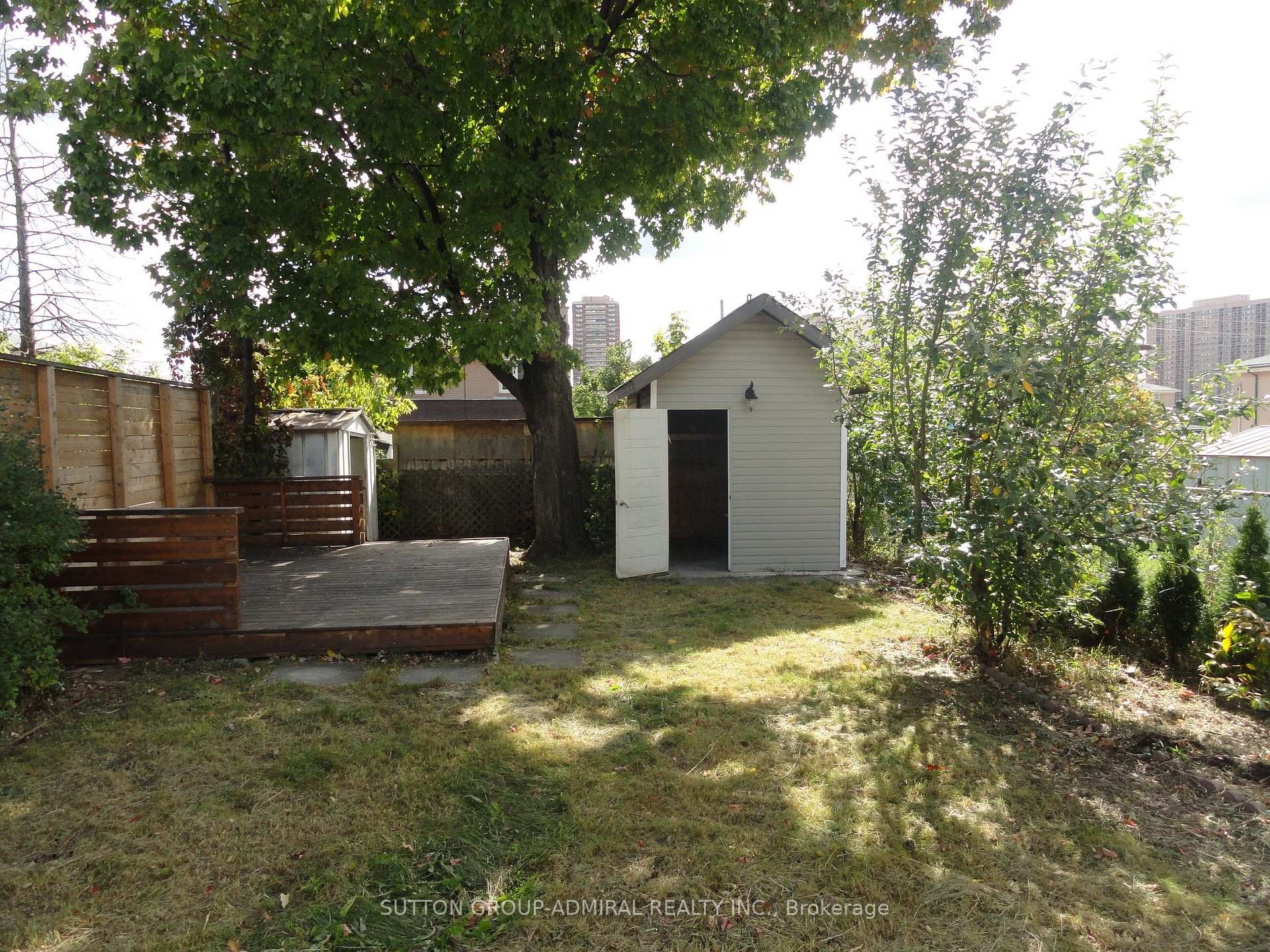 Photo 4 of 23 Chalkfarm Dr, North York, Downsview-Roding-CFB — HOMEH