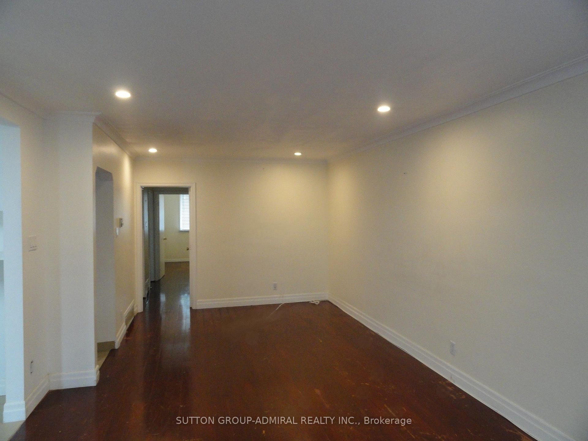 Photo 6 of 23 Chalkfarm Dr, North York, Downsview-Roding-CFB — HOMEH