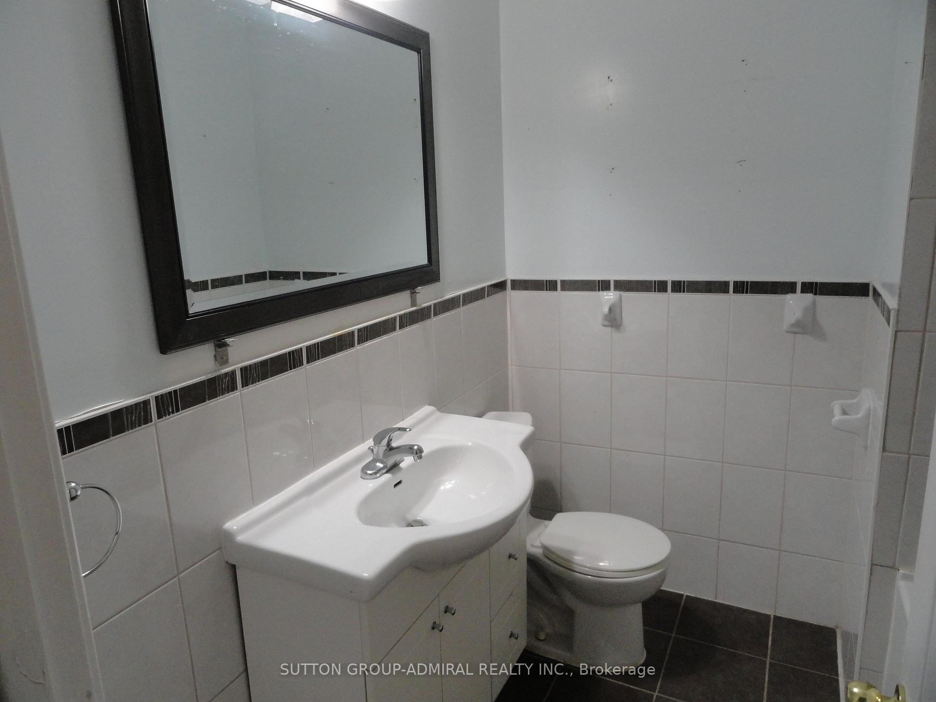 Photo 8 of 23 Chalkfarm Dr, North York, Downsview-Roding-CFB — HOMEH