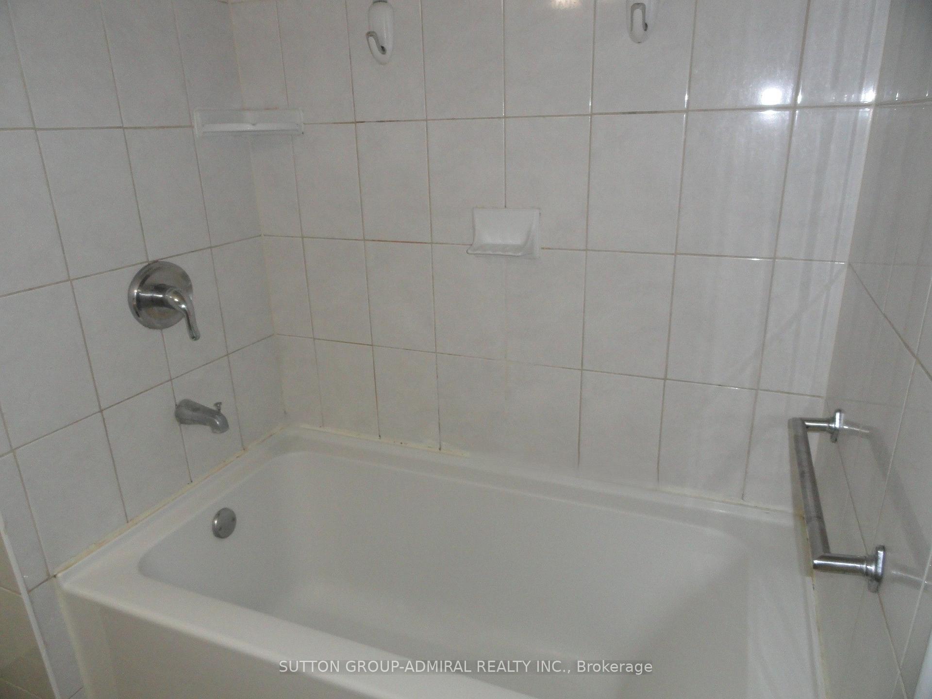 Photo 9 of 23 Chalkfarm Dr, North York, Downsview-Roding-CFB — HOMEH