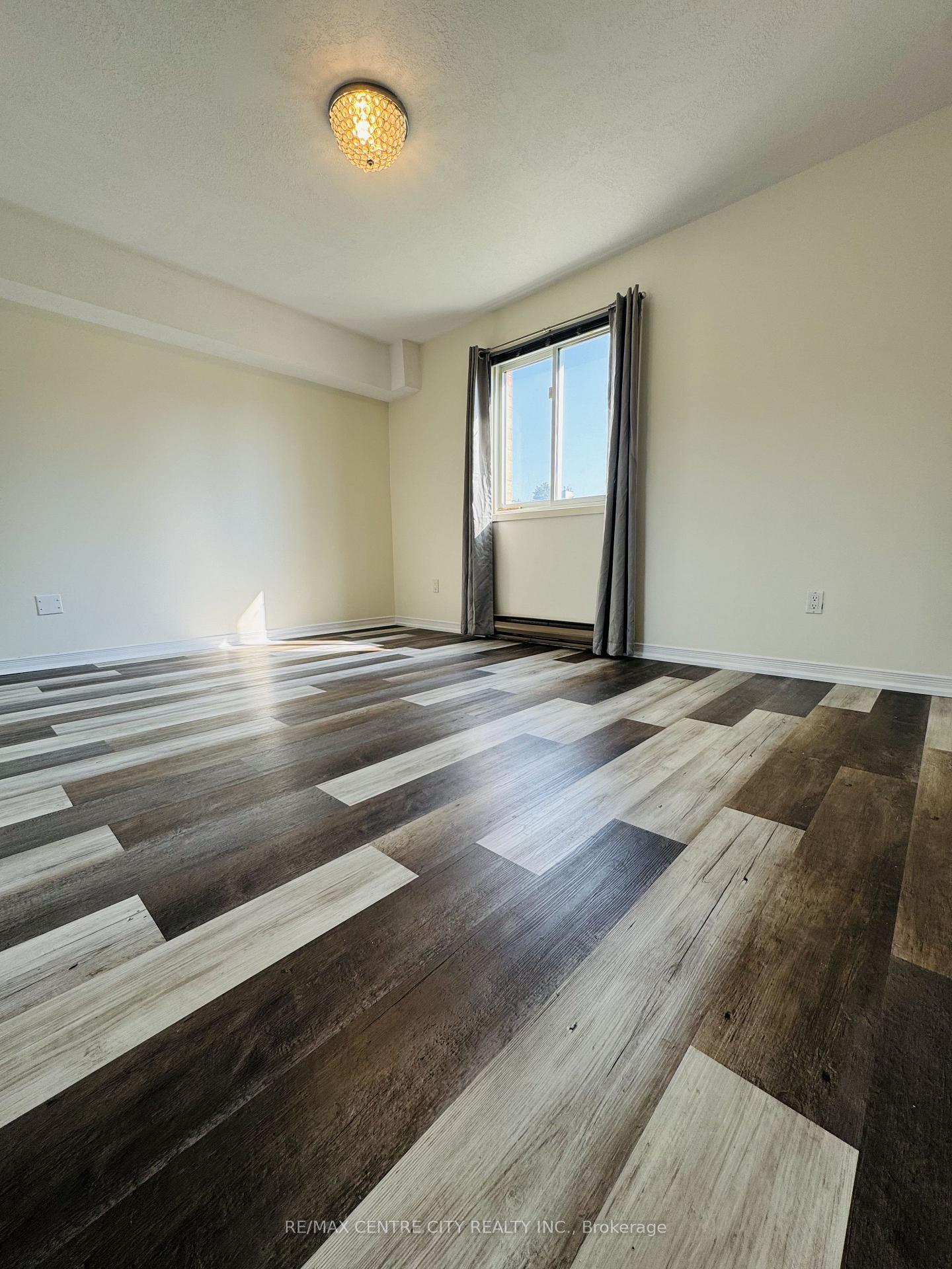 Photo 8 of Unit 111, 148 Conway Drive, London, South X — HOMEH