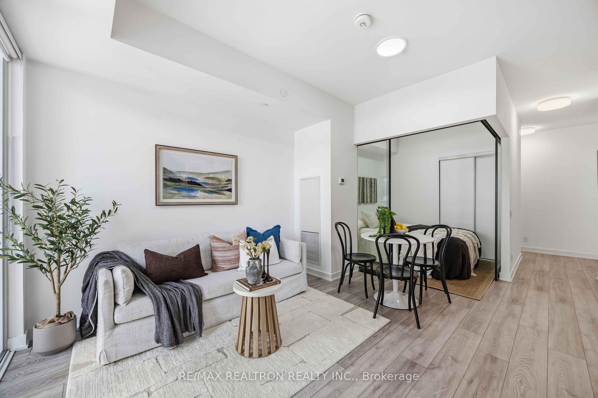 Photo 3 of Unit 1003, 108 Peter Street, Toronto, Waterfront Communities — HOMEH