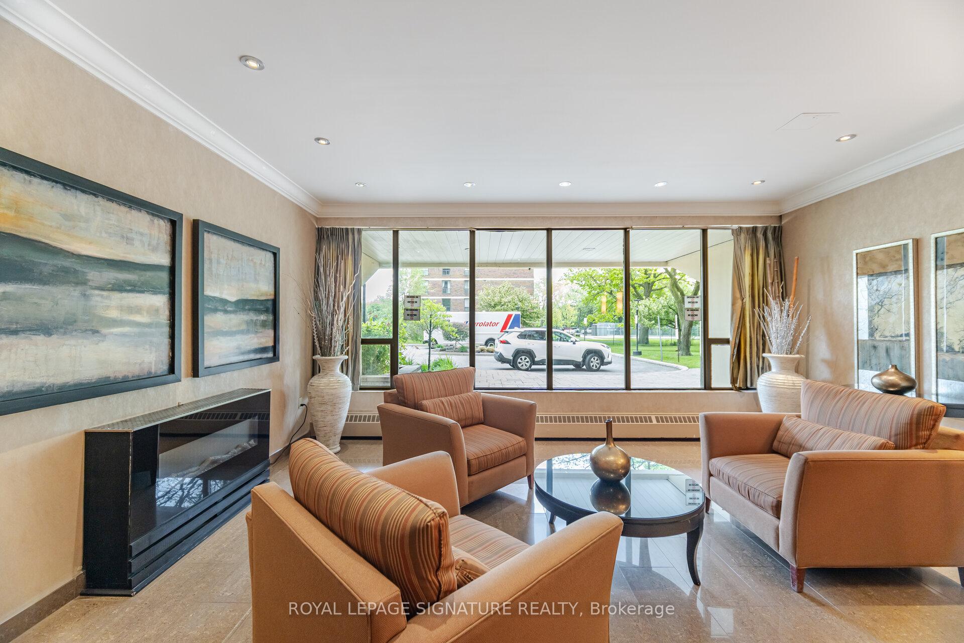 Photo 3 of Unit 1003, 3170 Kirwin Avenue, Mississauga, Cooksville — HOMEH