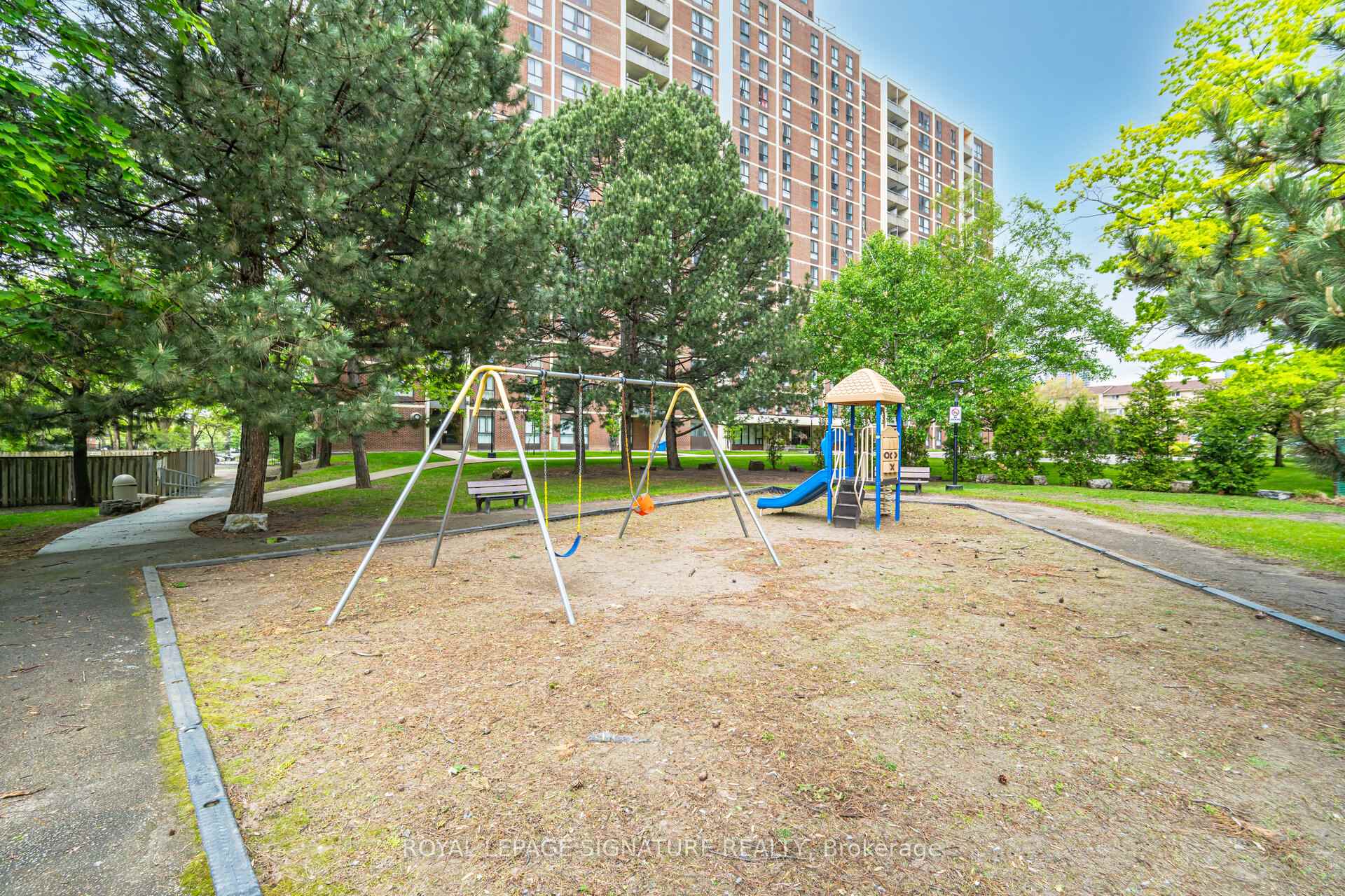 Photo 47 of Unit 1003, 3170 Kirwin Avenue, Mississauga, Cooksville — HOMEH