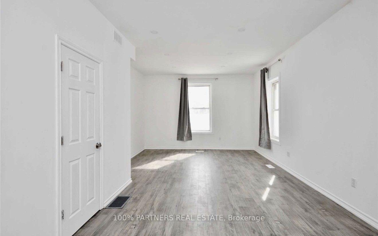 Photo 11 of 634 Dominion Avenue, Midland — HOMEH