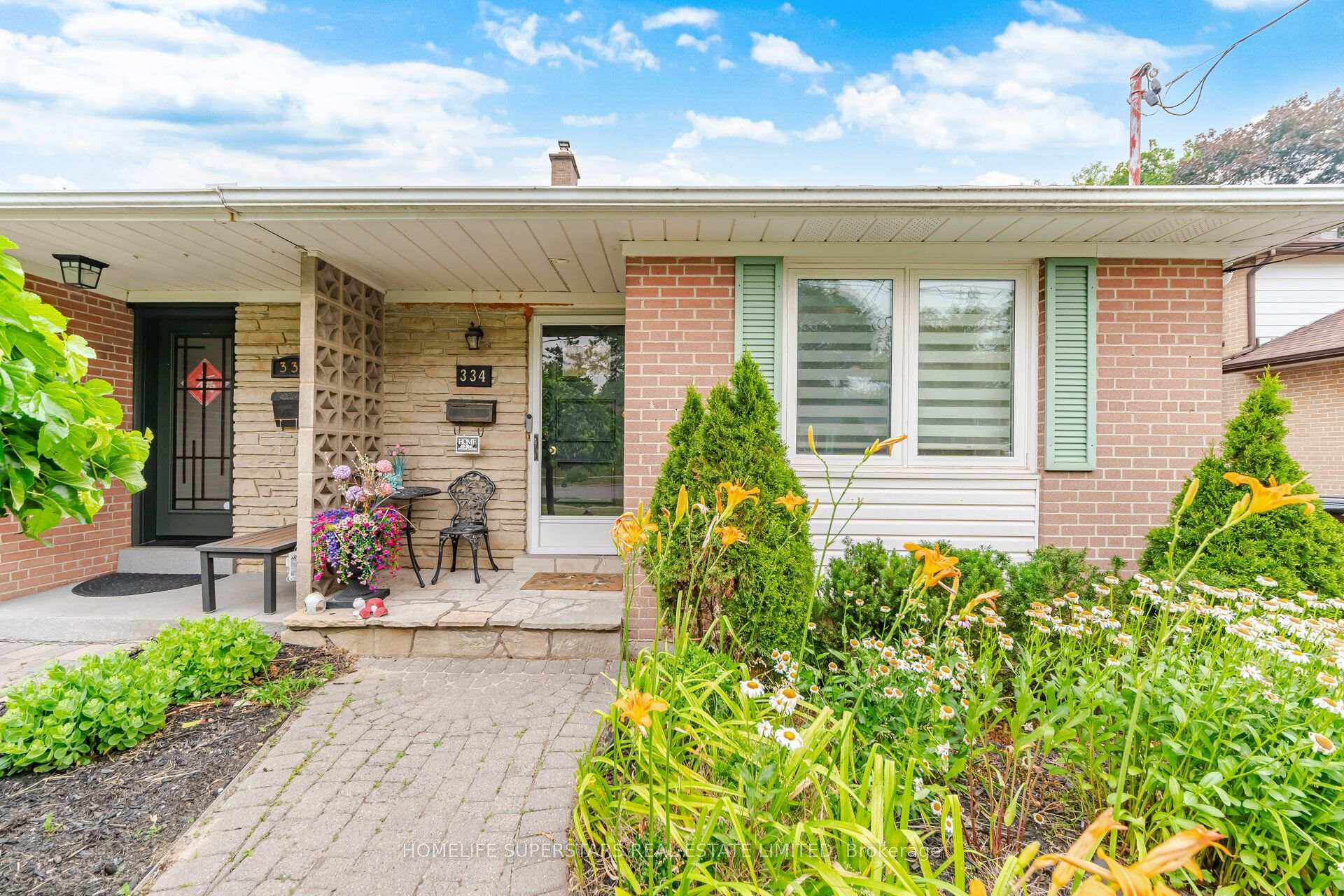 Photo 3 of 334 Woodsworth Road, North York, St. Andrew-Windfields — HOMEH