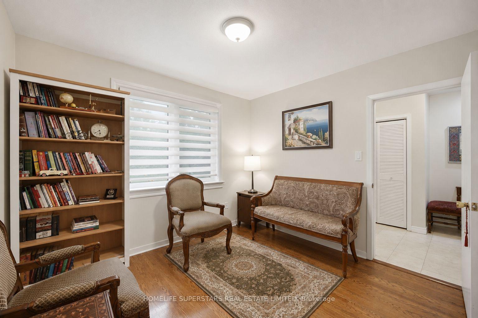 Photo 5 of 334 Woodsworth Road, North York, St. Andrew-Windfields — HOMEH