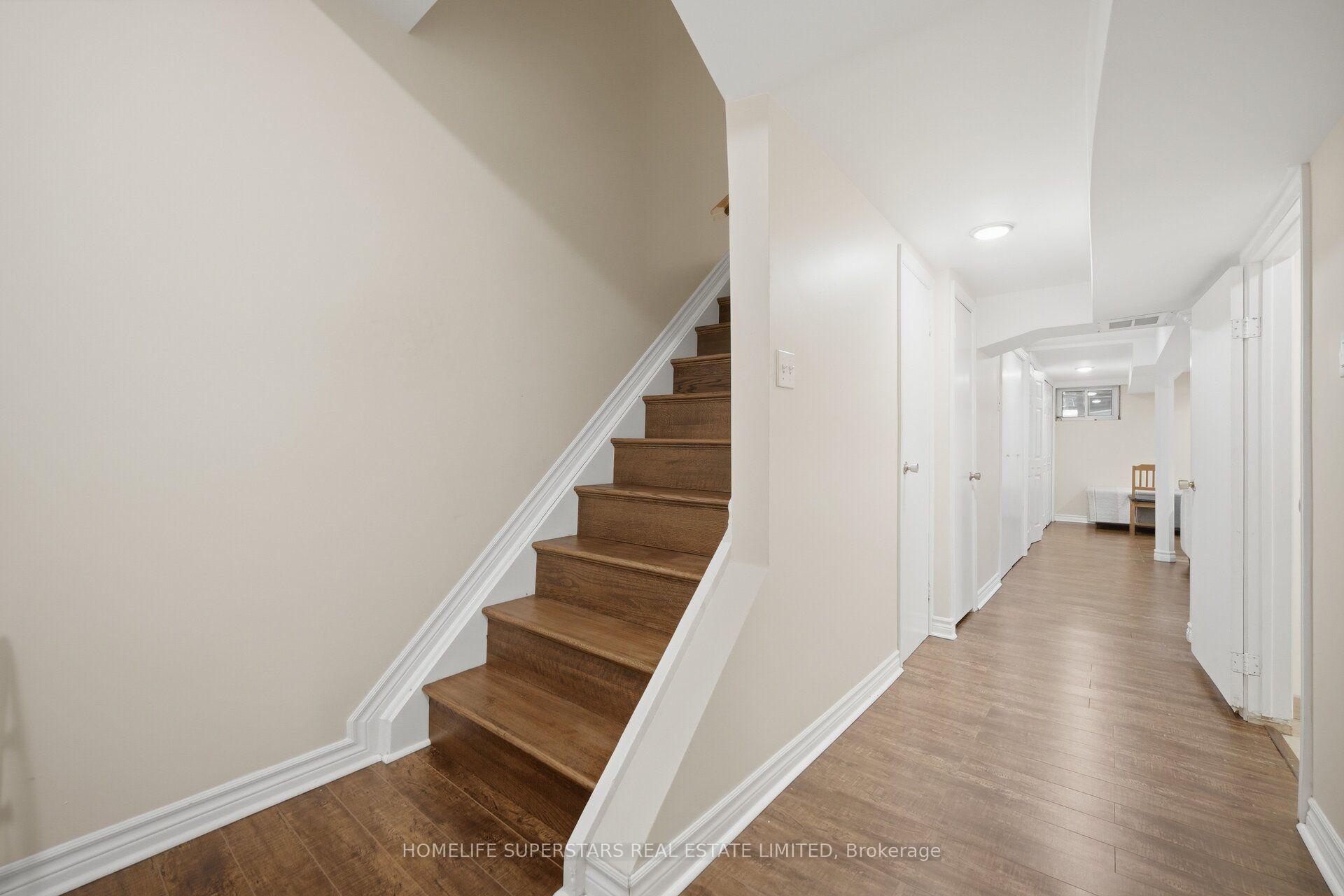 Photo 17 of 334 Woodsworth Road, North York, St. Andrew-Windfields — HOMEH