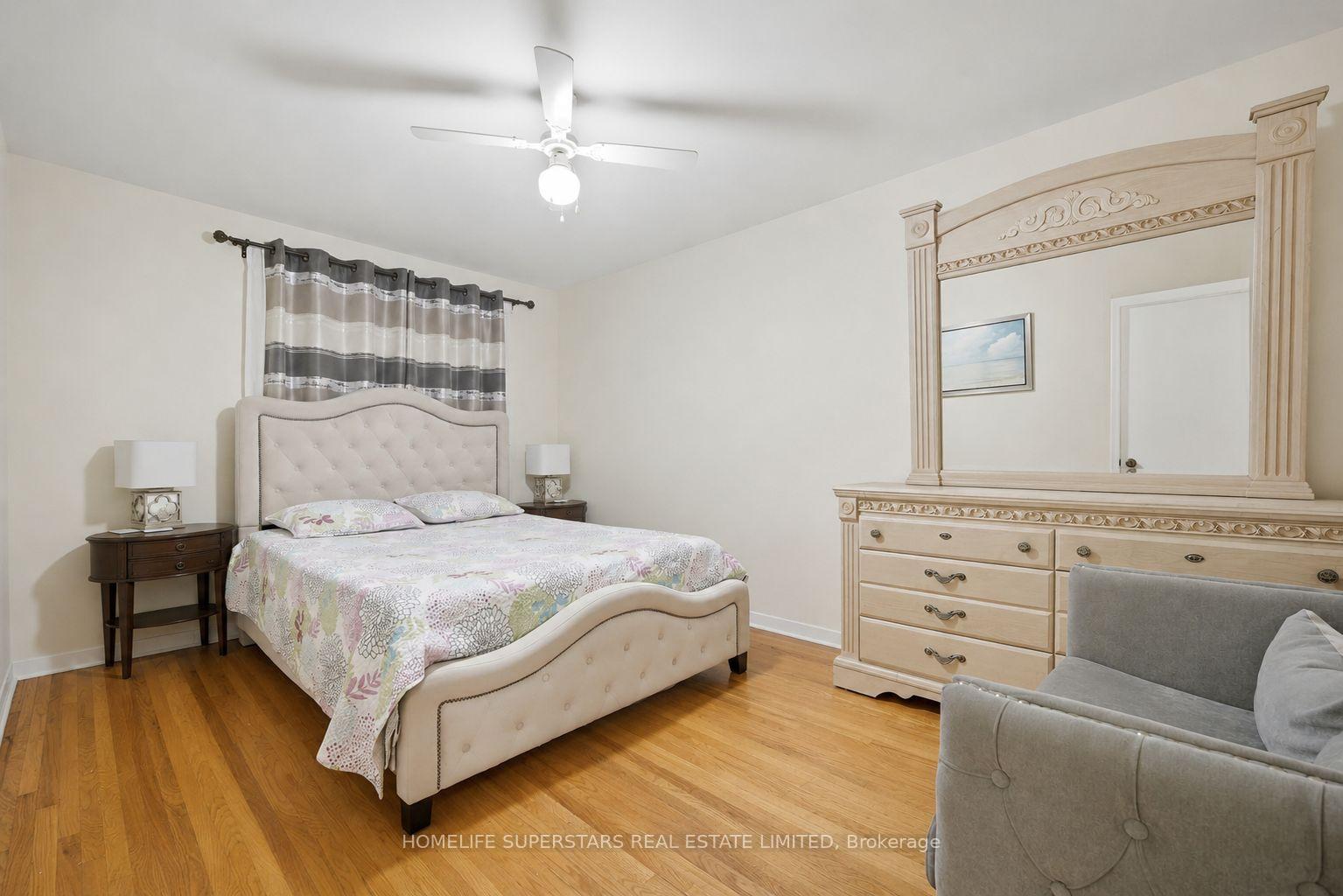 Photo 25 of 334 Woodsworth Road, North York, St. Andrew-Windfields — HOMEH