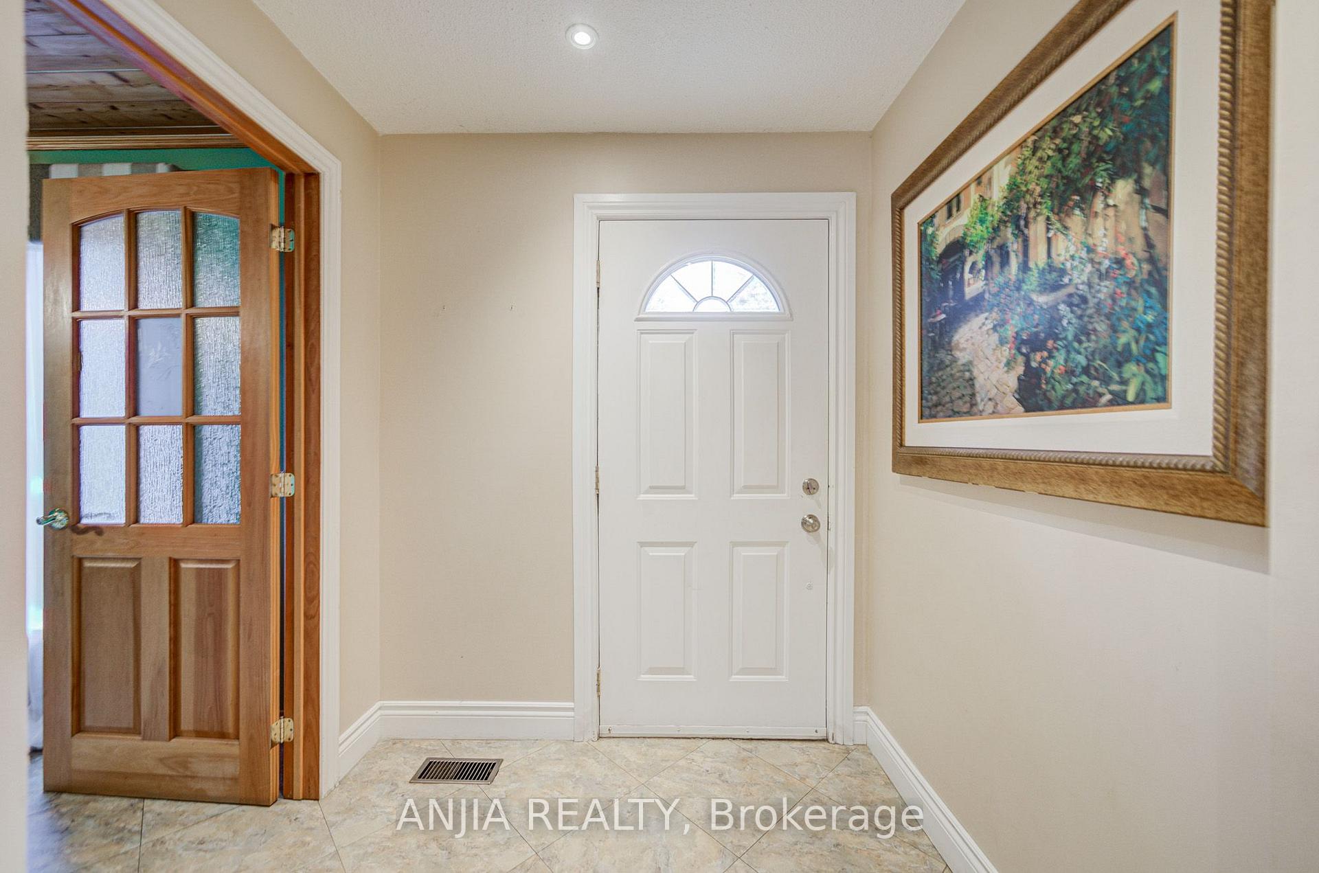 Photo 5 of 21 Princess Street, Markham, Vinegar Hill — HOMEH