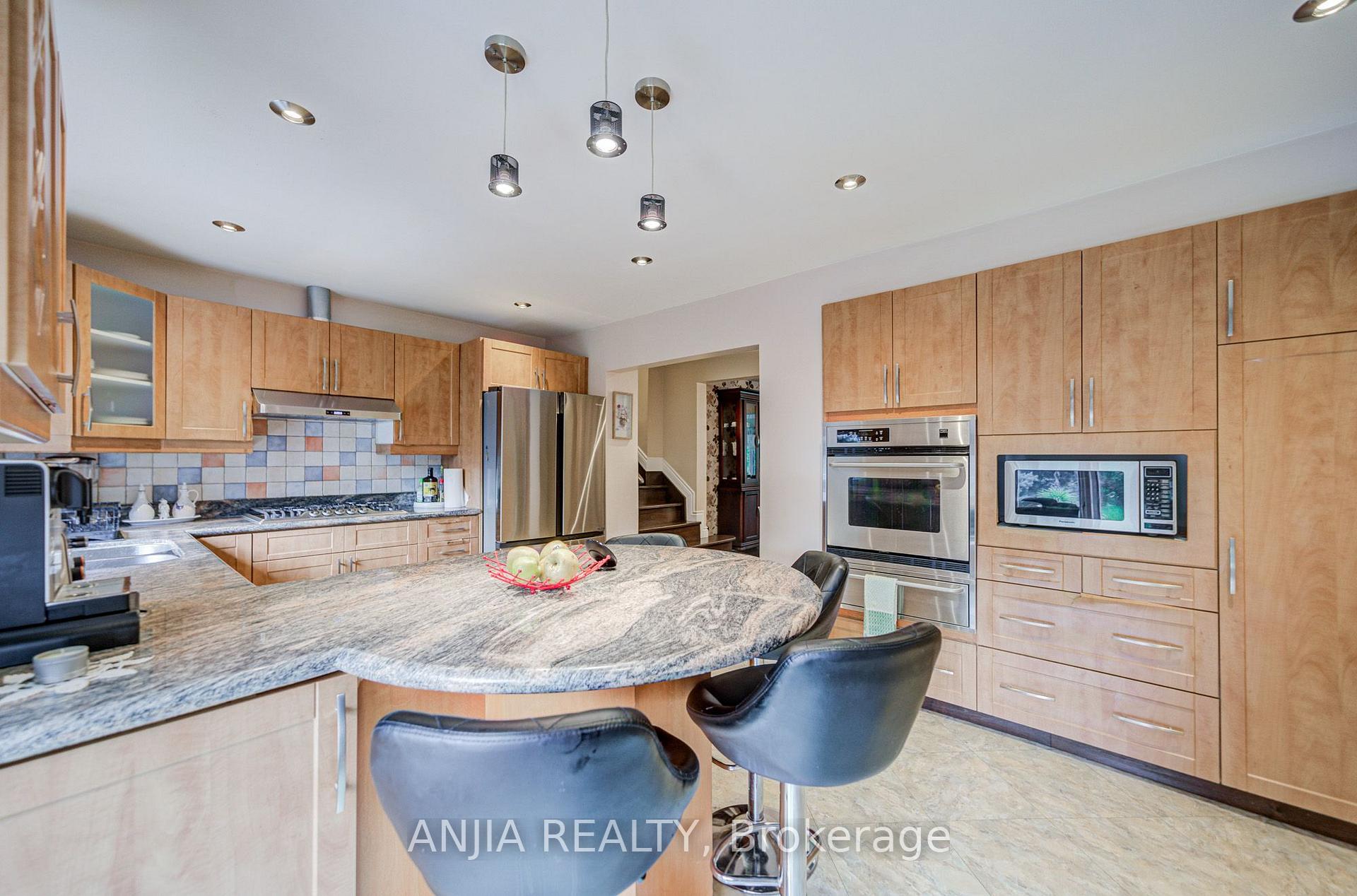Photo 10 of 21 Princess Street, Markham, Vinegar Hill — HOMEH