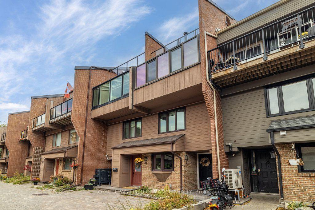 Photo 3 of Unit 2, 251 Bruyere Street, Ottawa, Lower Town — HOMEH