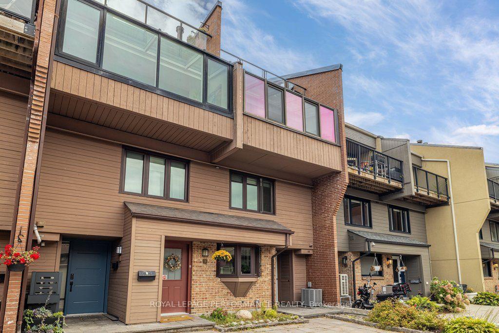Photo 4 of Unit 2, 251 Bruyere Street, Ottawa, Lower Town — HOMEH