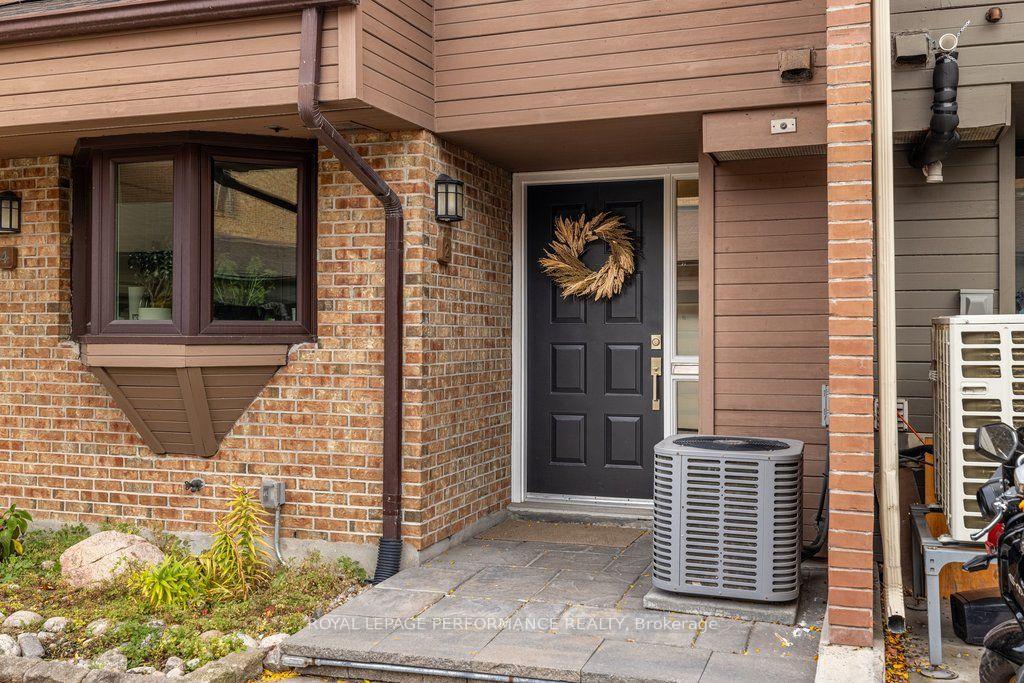 Photo 5 of Unit 2, 251 Bruyere Street, Ottawa, Lower Town — HOMEH