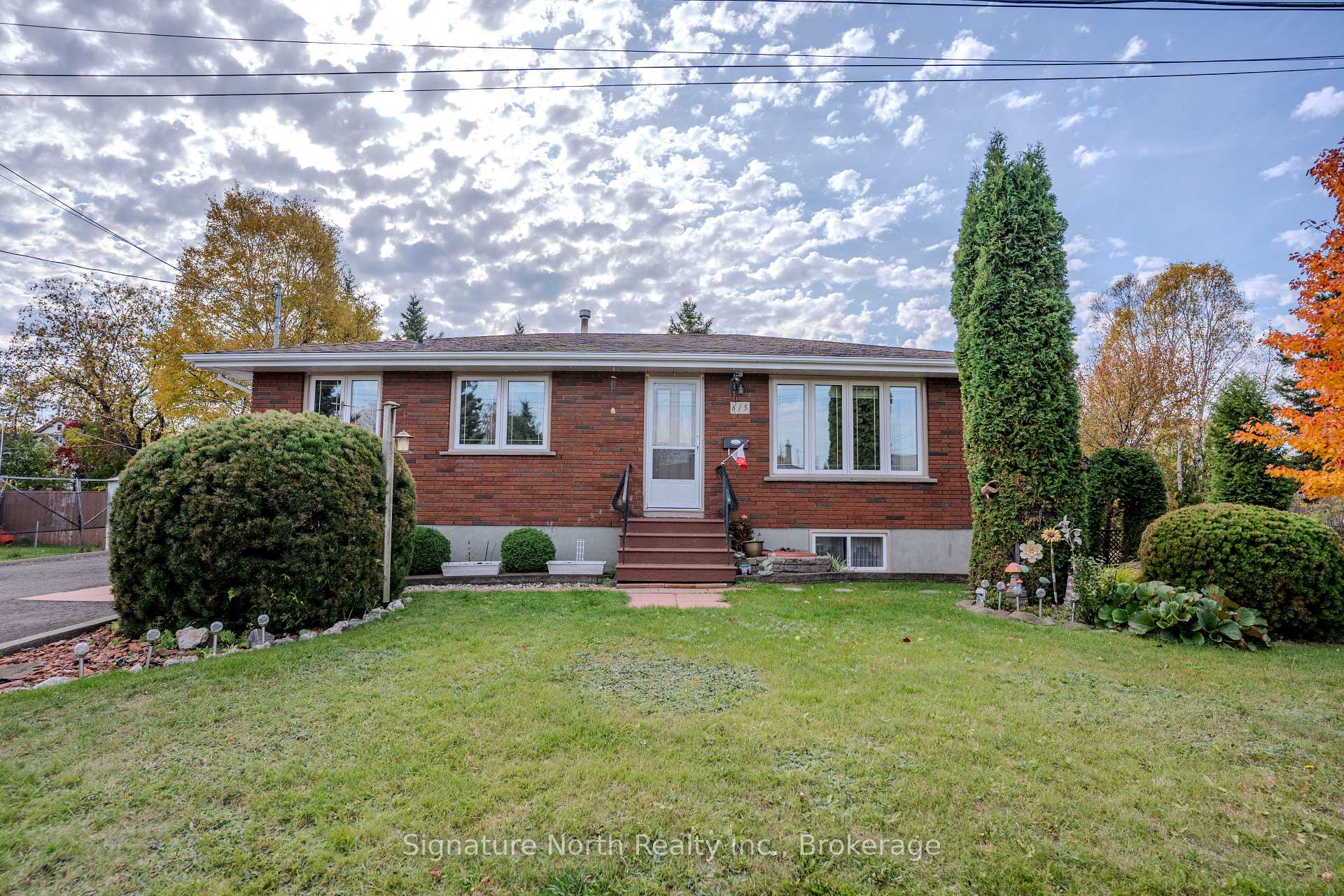 Photo of 615 Hollylane Street