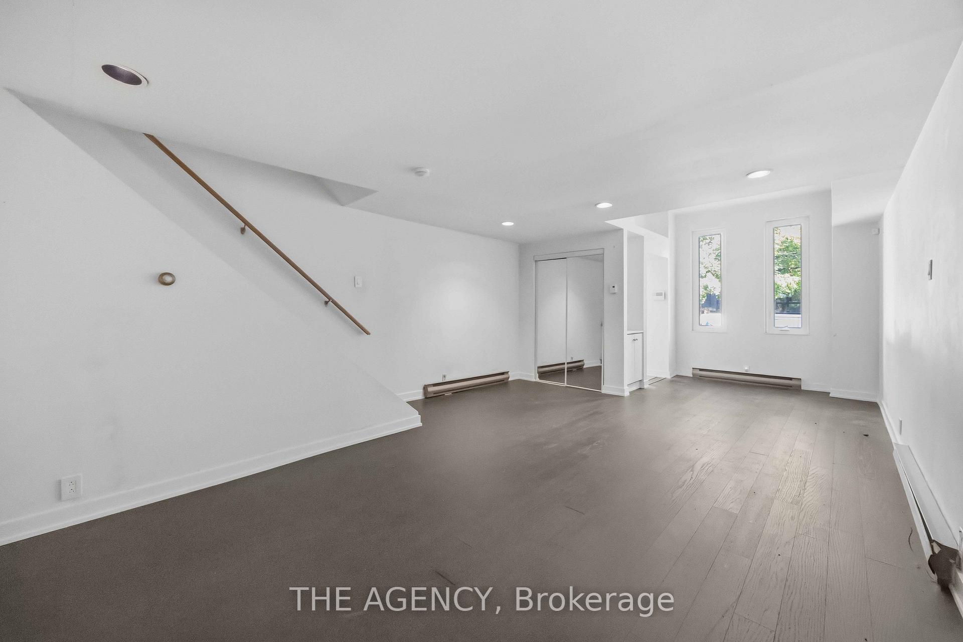 Photo 2 of 87 Niagara Street, Toronto, Niagara — HOMEH