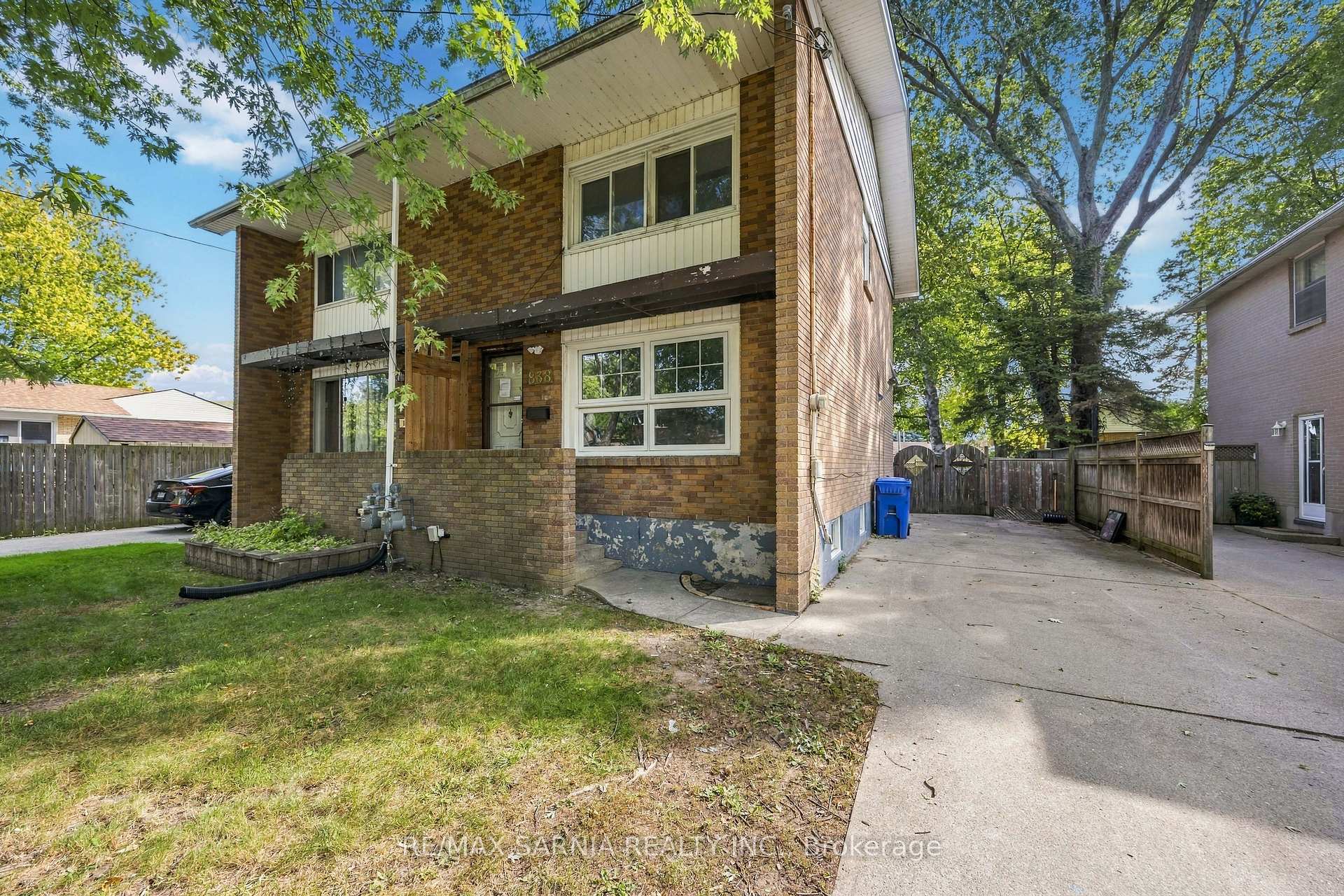 Photo of 838 Vroom Avenue