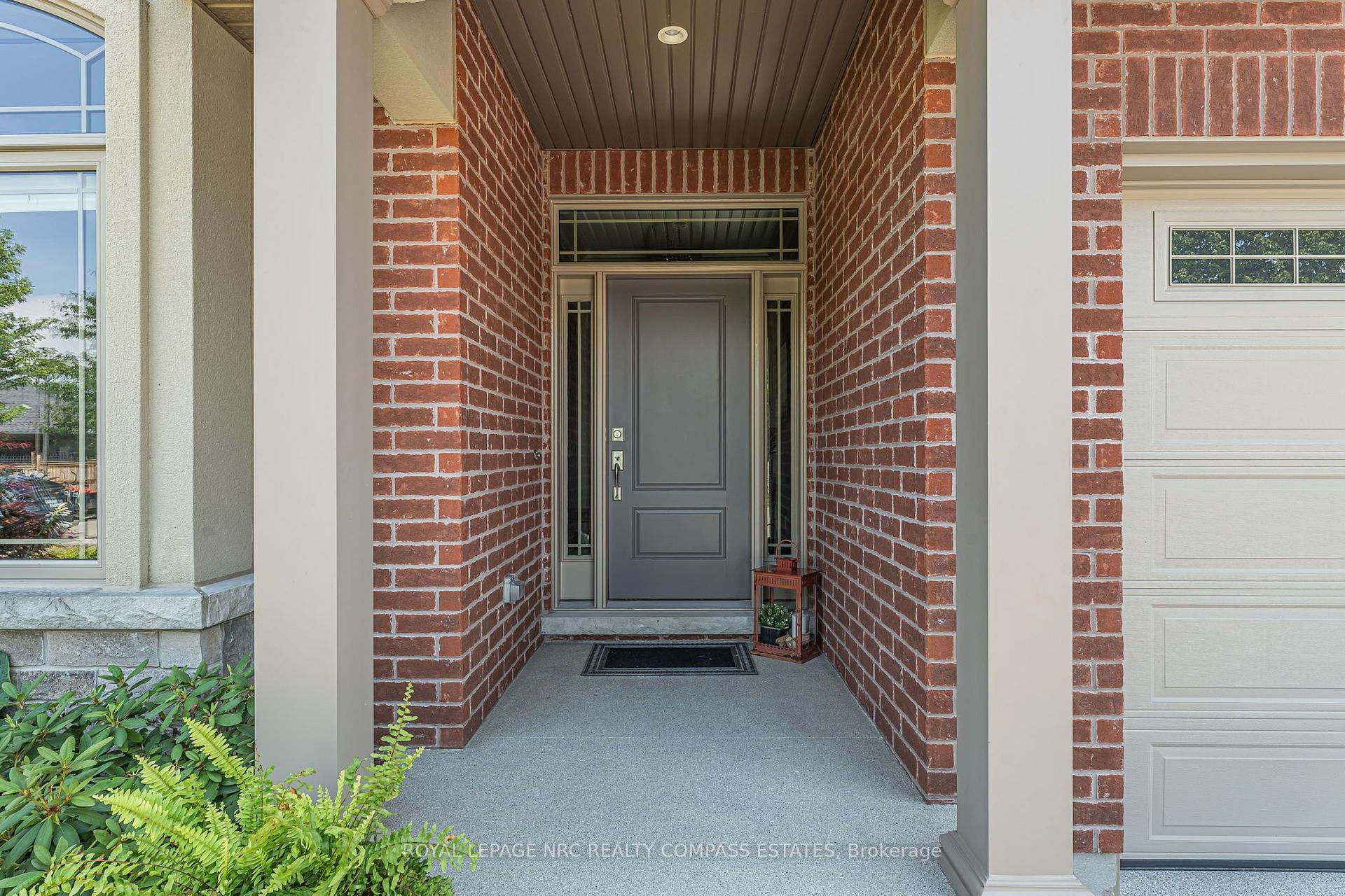 Photo 3 of 104 Brookhaven Court, Welland, West Welland — HOMEH