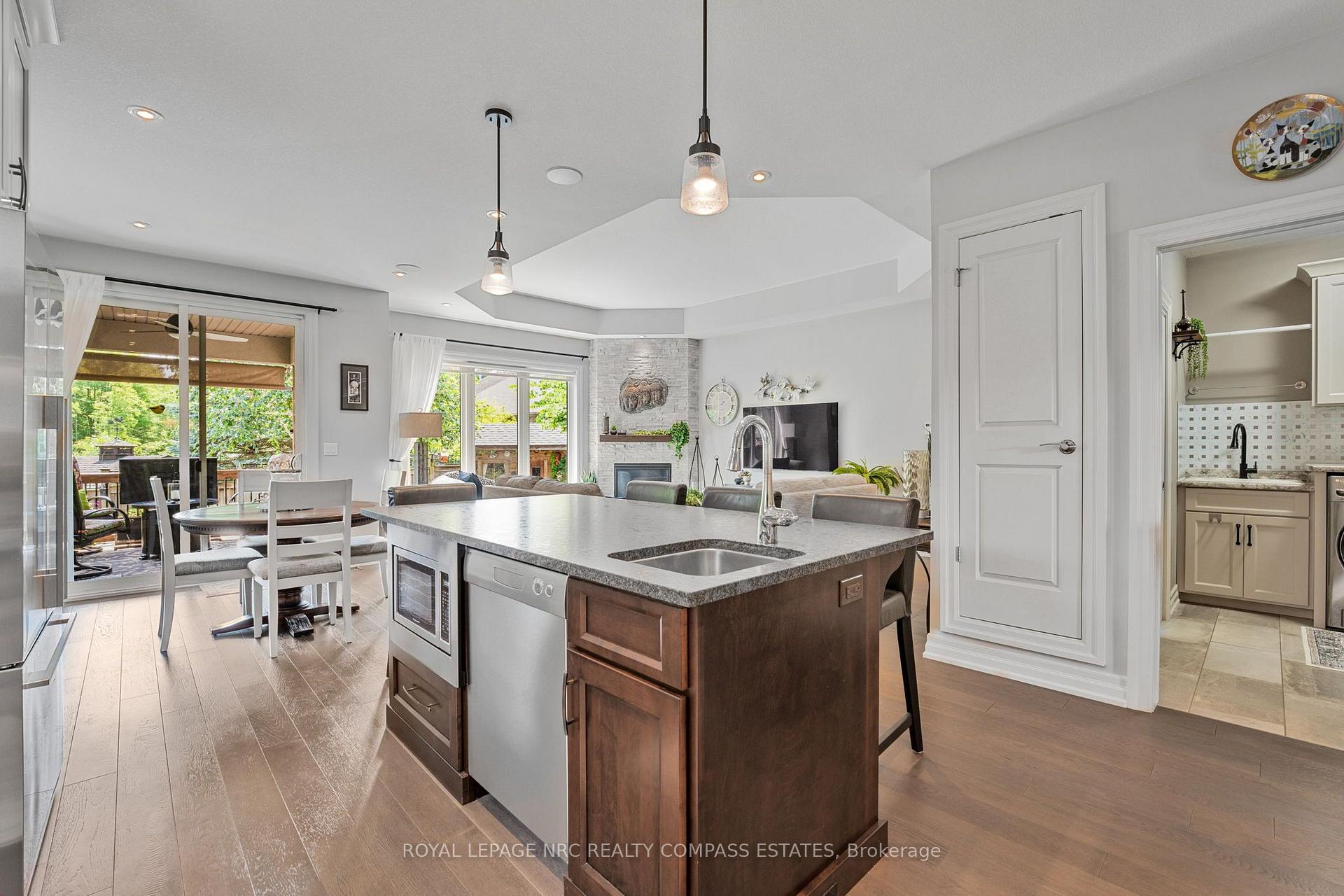 Photo 11 of 104 Brookhaven Court, Welland, West Welland — HOMEH