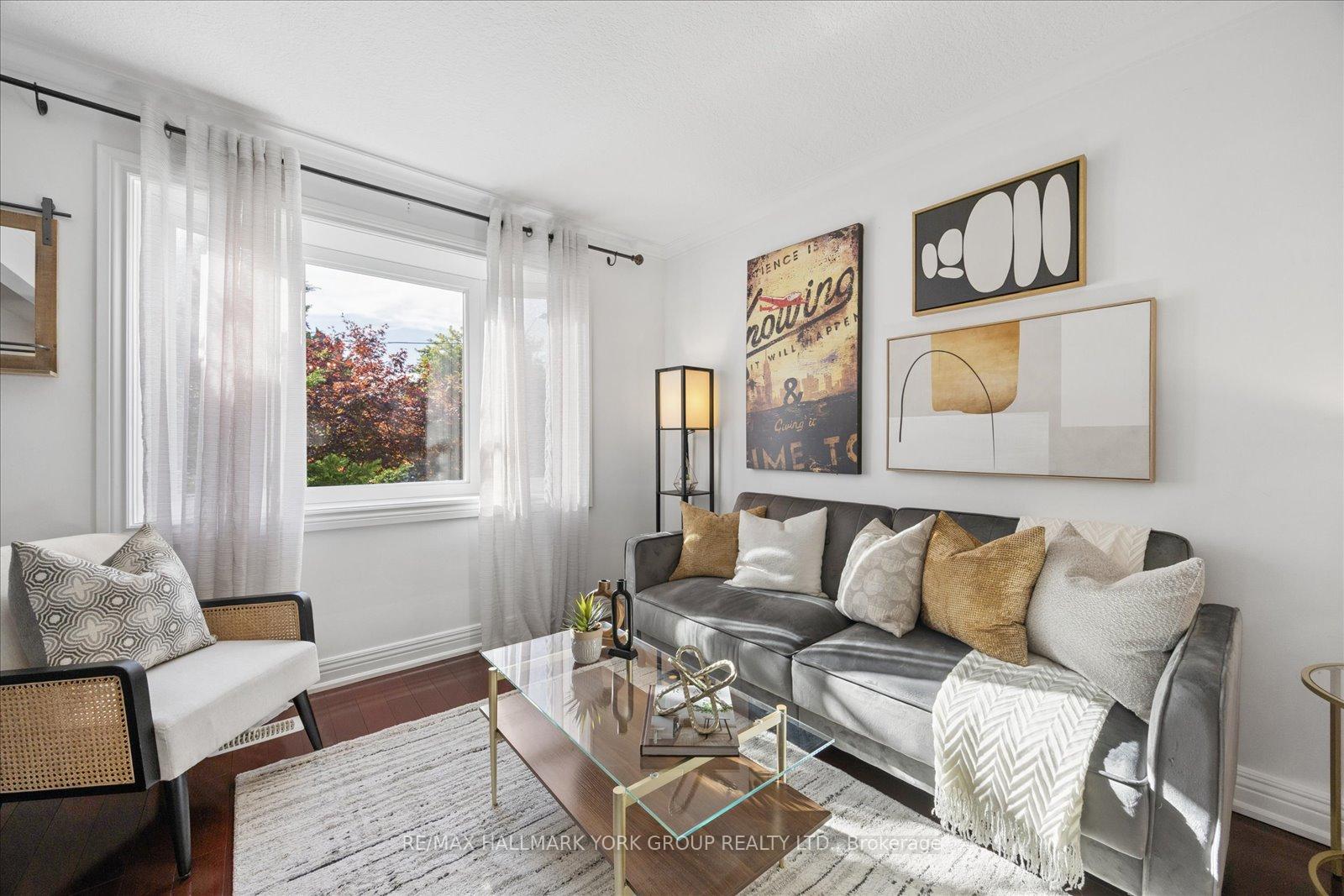 Photo 4 of 45 Seventeenth Street, Etobicoke, New Toronto — HOMEH