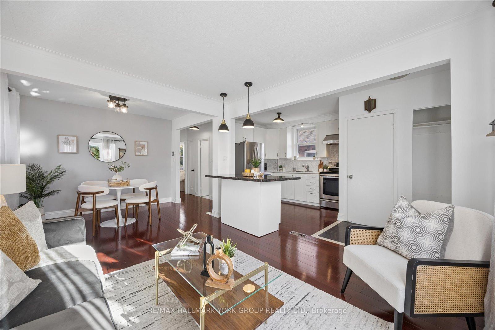 Photo 7 of 45 Seventeenth Street, Etobicoke, New Toronto — HOMEH