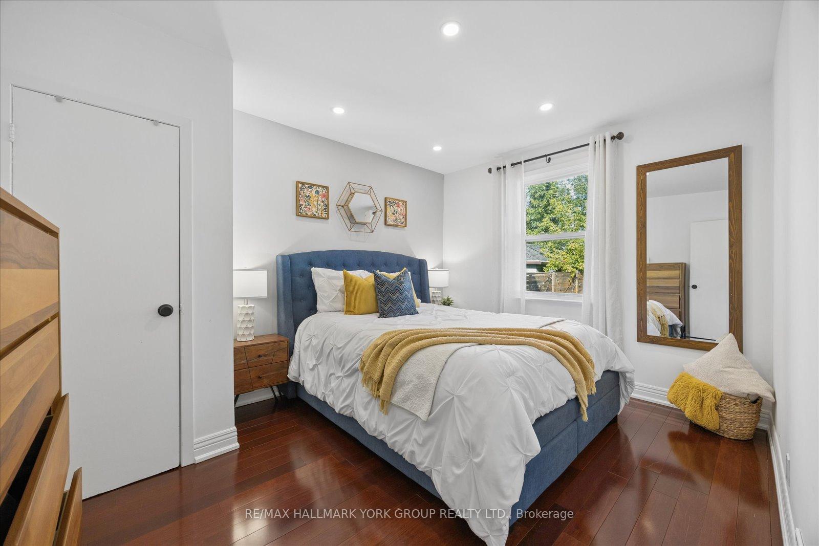 Photo 18 of 45 Seventeenth Street, Etobicoke, New Toronto — HOMEH
