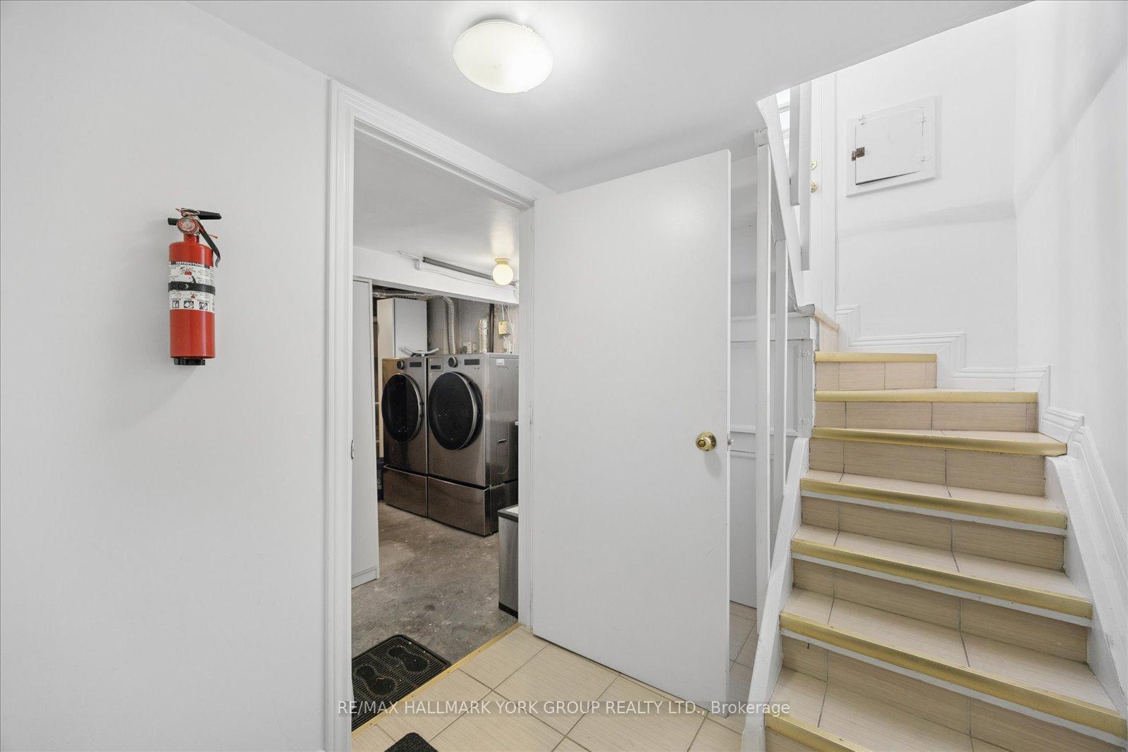 Photo 20 of 45 Seventeenth Street, Etobicoke, New Toronto — HOMEH