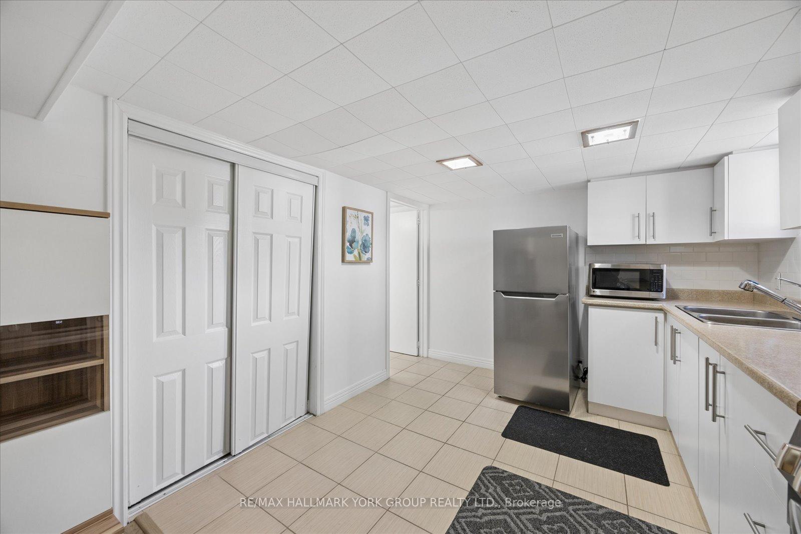 Photo 23 of 45 Seventeenth Street, Etobicoke, New Toronto — HOMEH