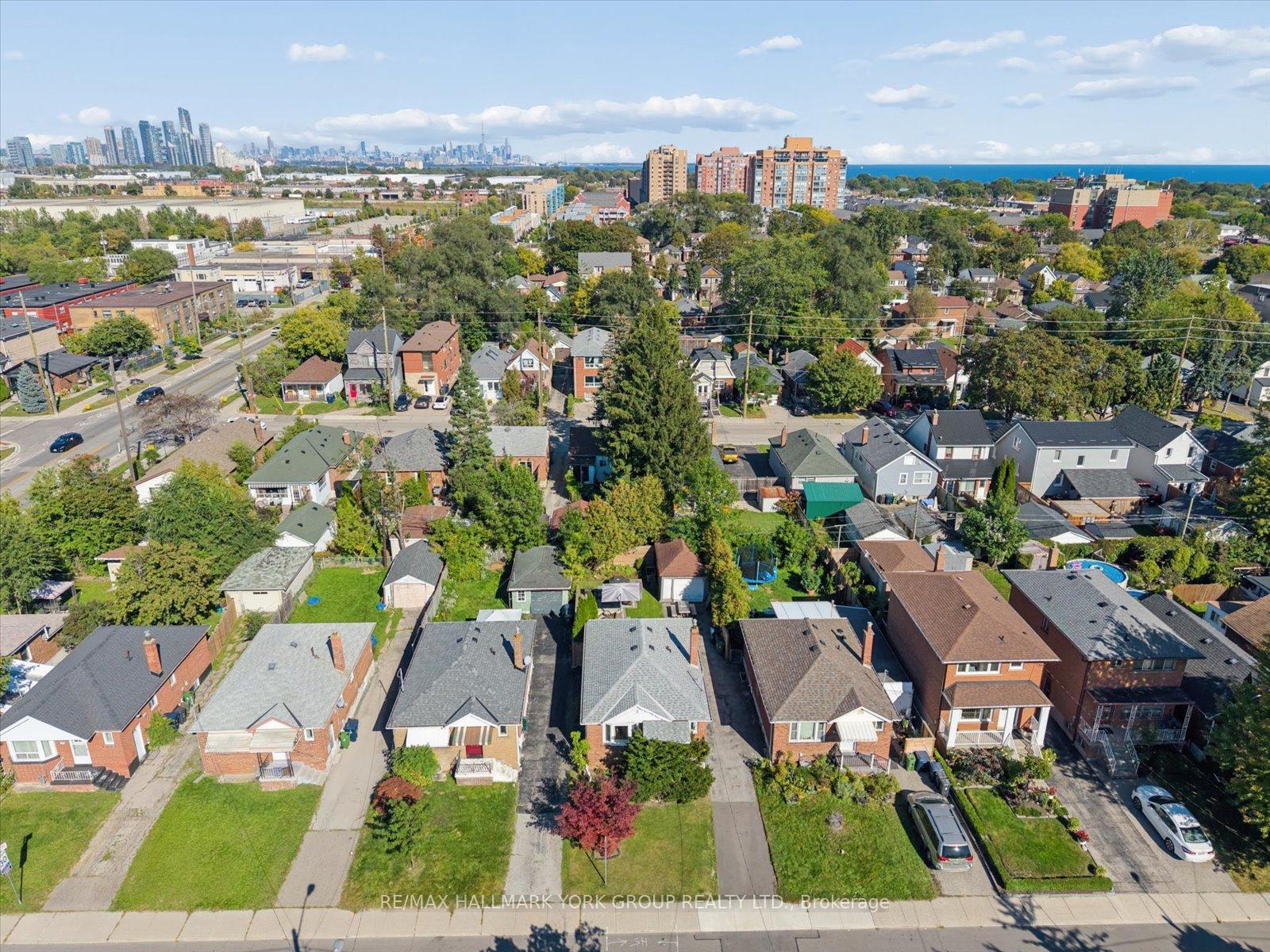 Photo 43 of 45 Seventeenth Street, Etobicoke, New Toronto — HOMEH