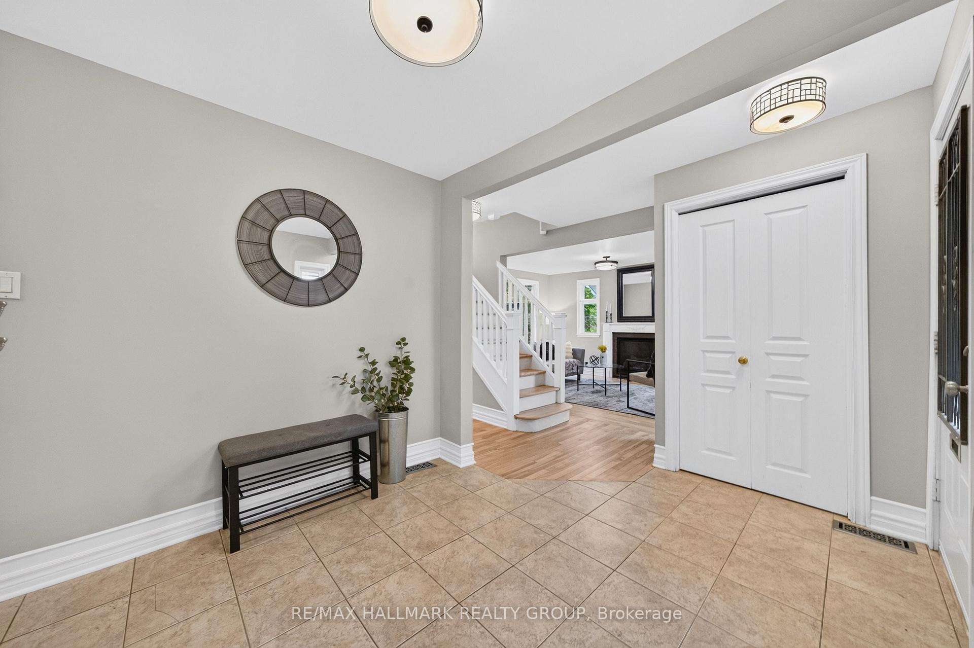 Photo 2 of 1608 Prince Of Wales Drive, Ottawa, Carleton Heights — HOMEH