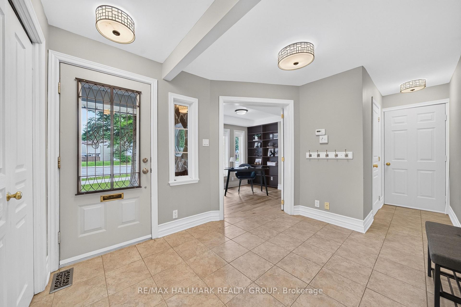 Photo 3 of 1608 Prince Of Wales Drive, Ottawa, Carleton Heights — HOMEH